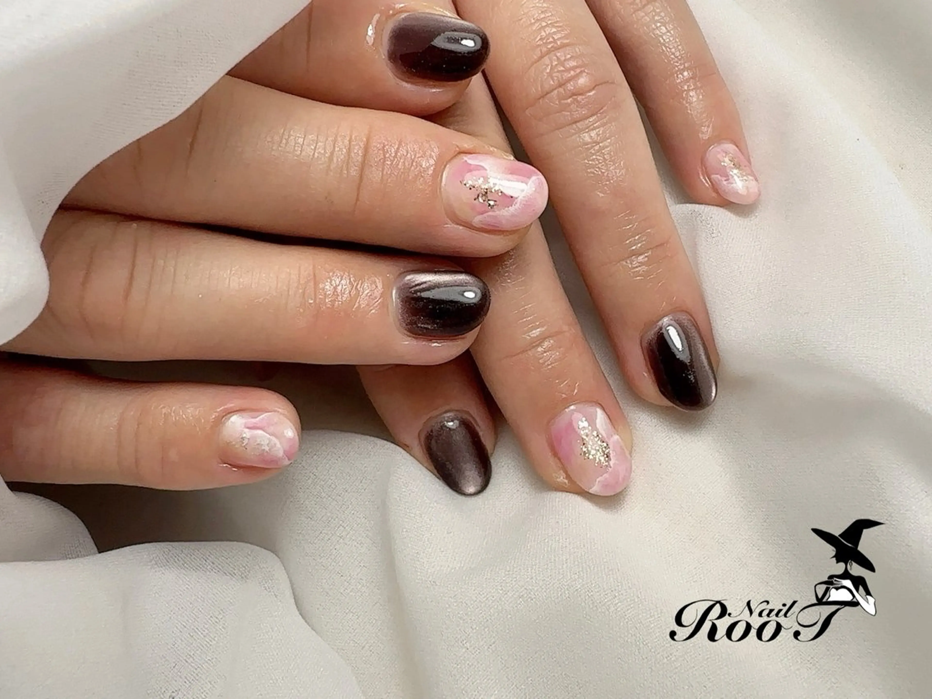 ネイル マグネットネイル ニュアンスネイル ハンドネイル RooT Nailのネイルデザイン