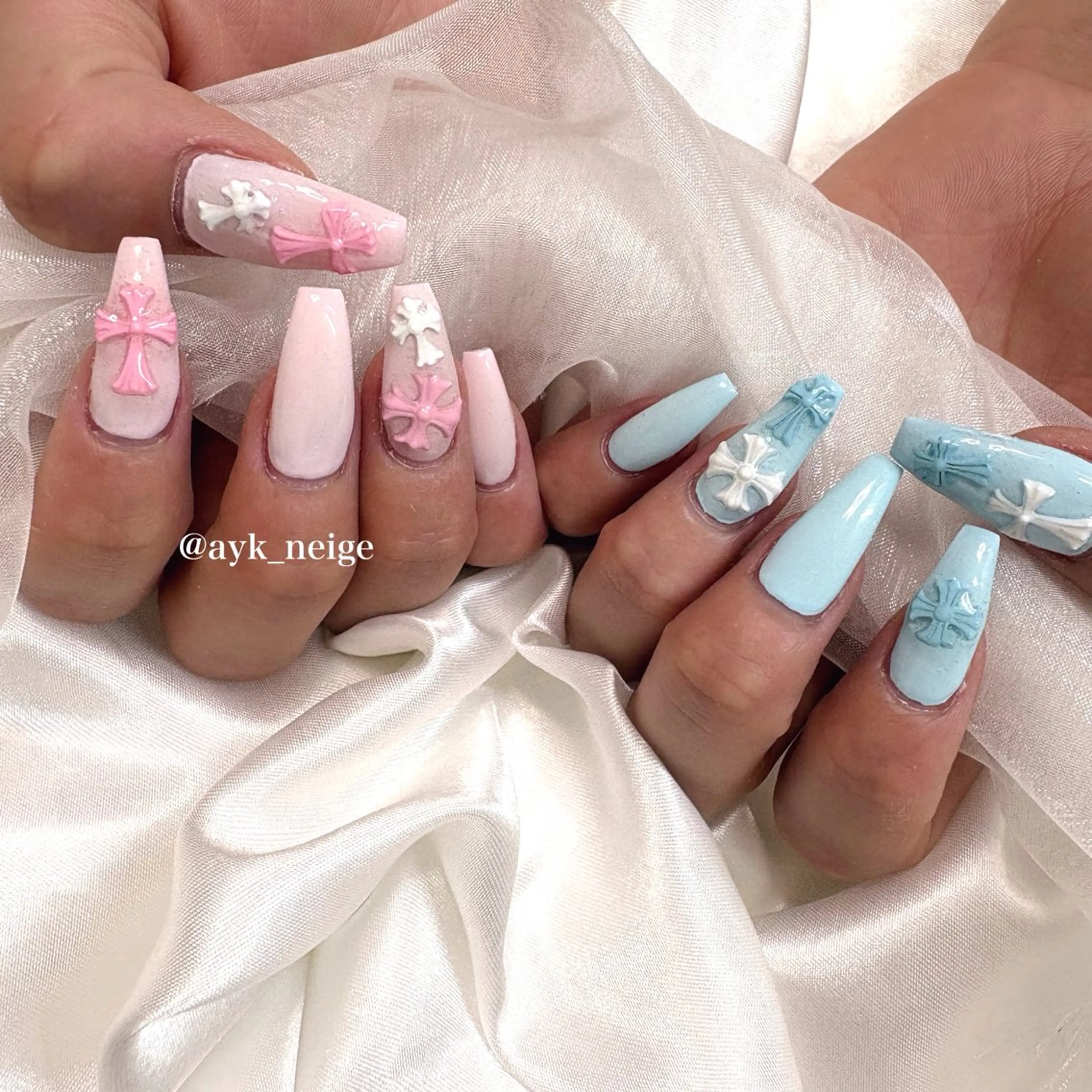 ネイル フットネイル キラキラネイル 韓国ネイル リボン シンプルネイル n'eige nail所属・大谷 綾香のネイルデザイン