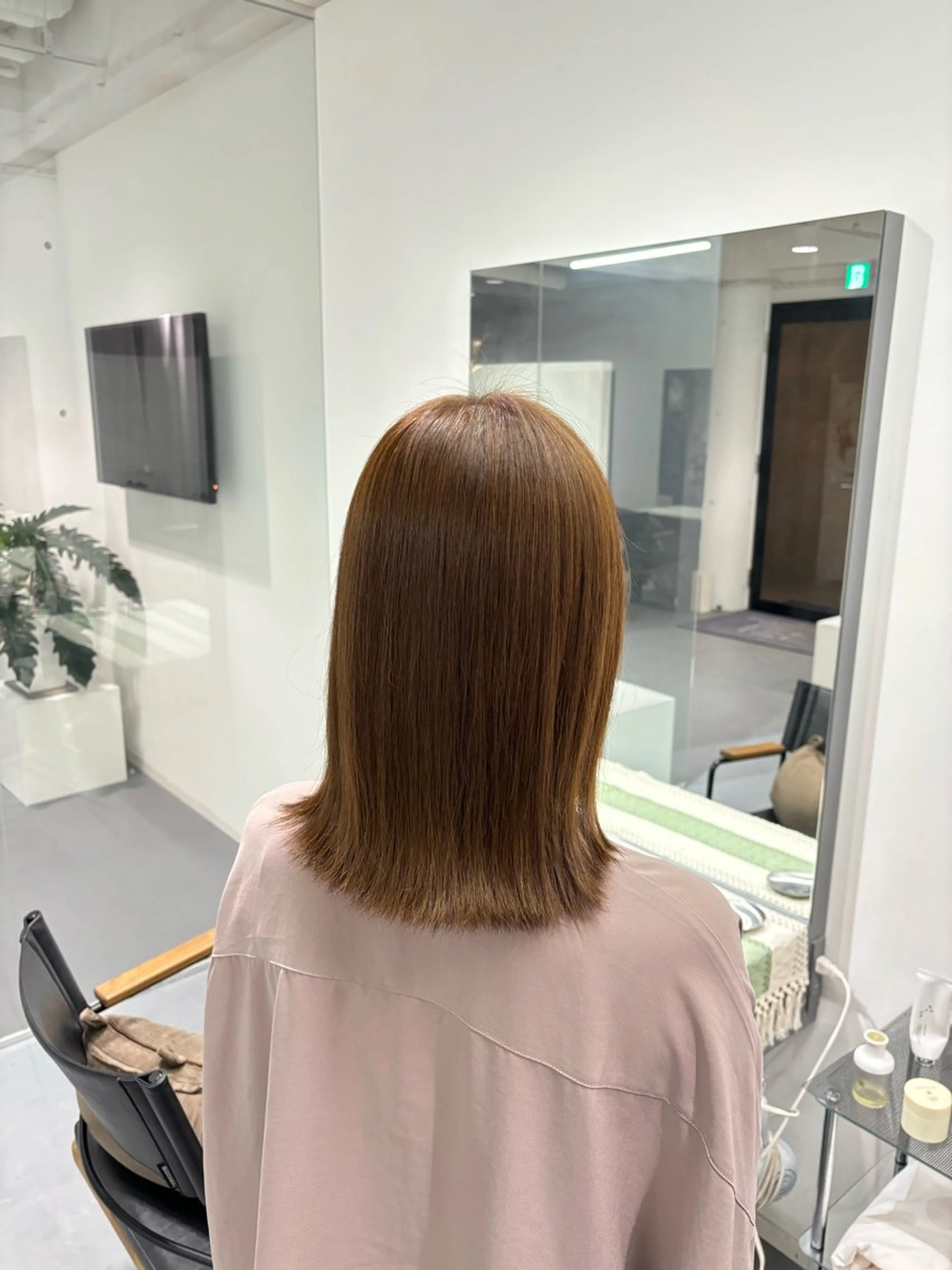 ミディアム カラー LEF所属・松崎 真衣のヘアスタイル