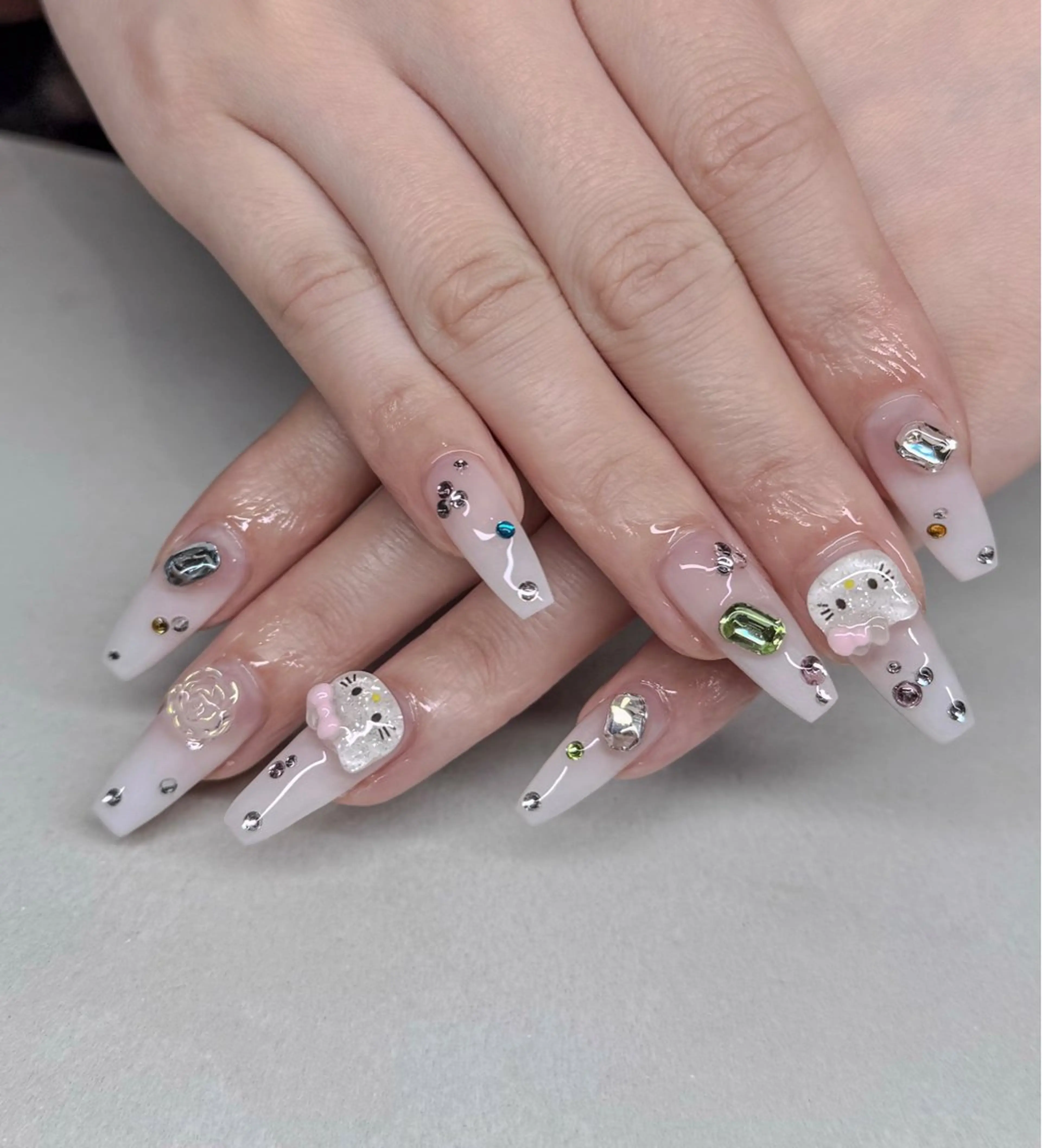 ネイル シンプルネイル ストーンネイル num-fi Aiのネイルデザイン