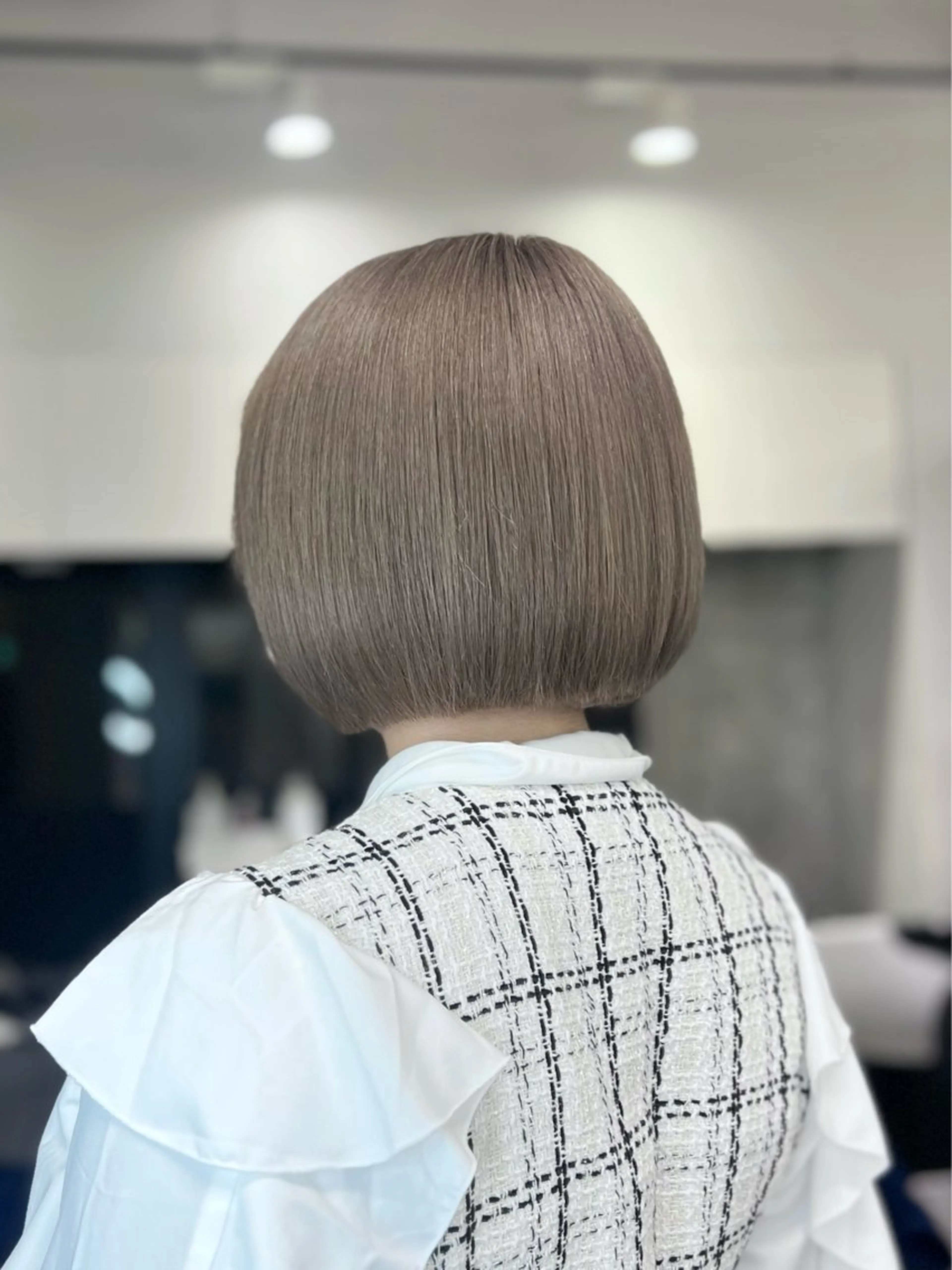 ショート カラー グレージュ ボブ カット ヘアカラー トリートメント 【elyts】 COCOROのヘアスタイル