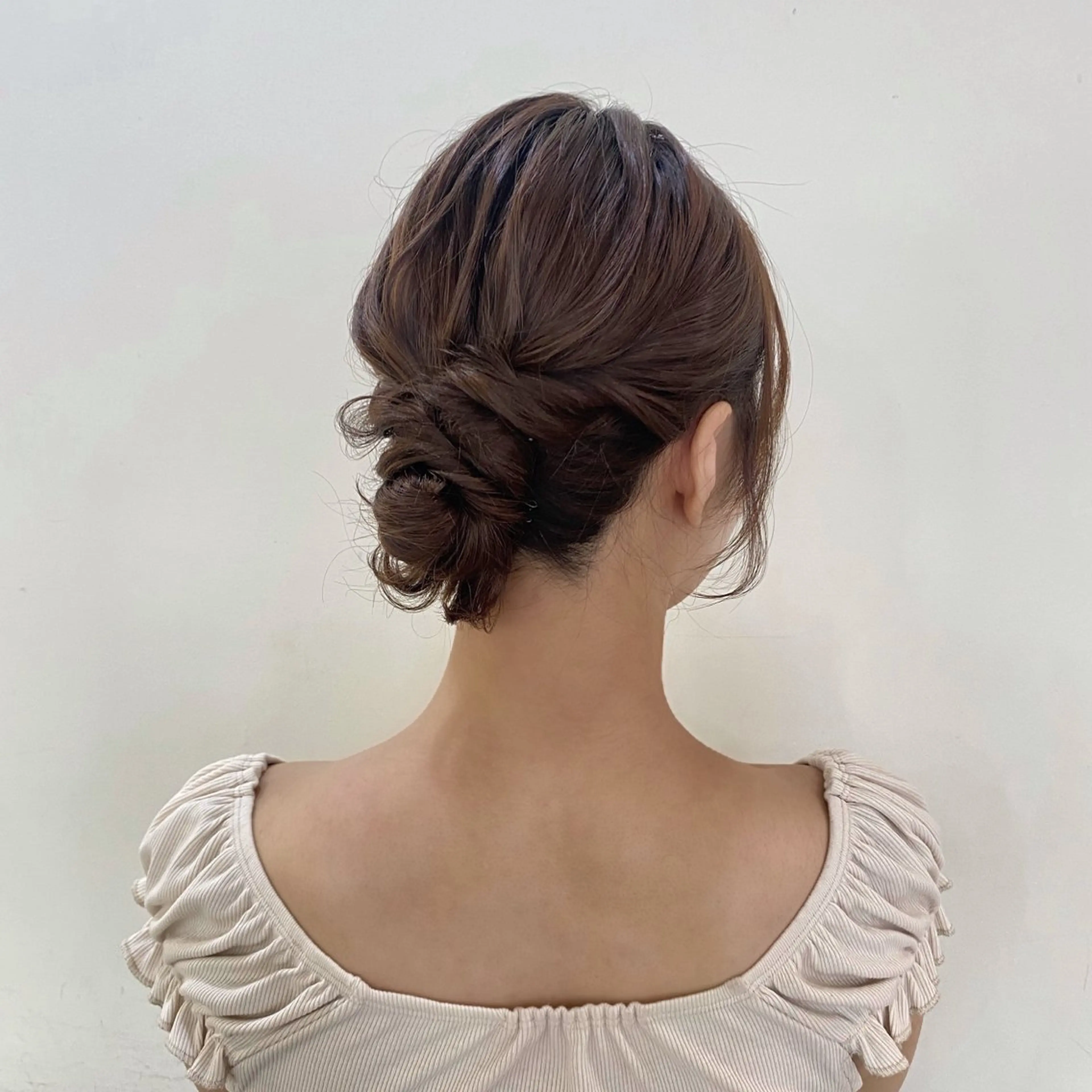 ミディアム カラー ヘアアレンジ お団子ヘア ヘアセット blink所属・暖色/ブラウン/ 透明感/ゆうかのヘアスタイル