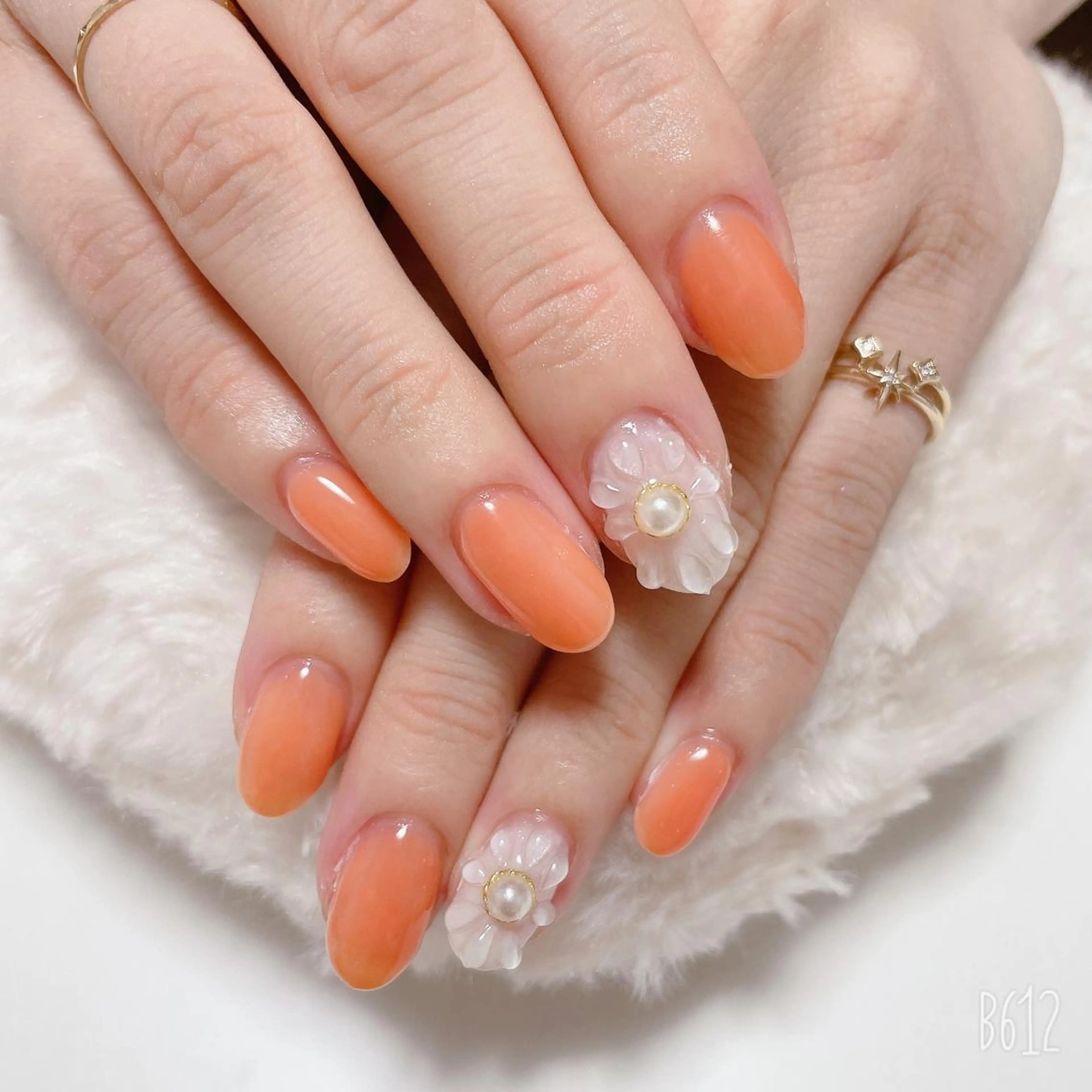 ネイル The Best Beauty受付担当のヘアスタイル