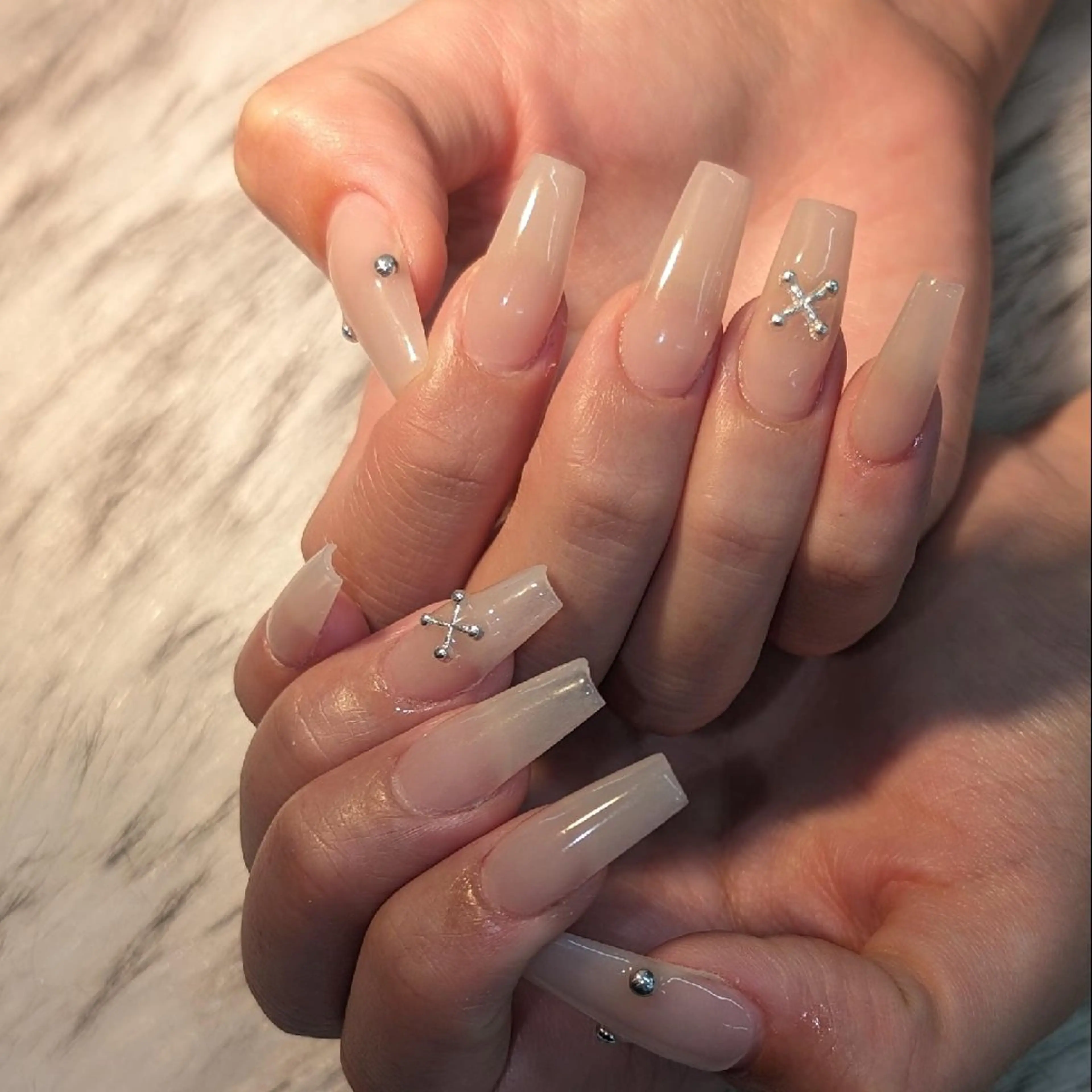 ネイル ハンドネイル RUNWAY 　　の眉毛・アイブロウイメージ