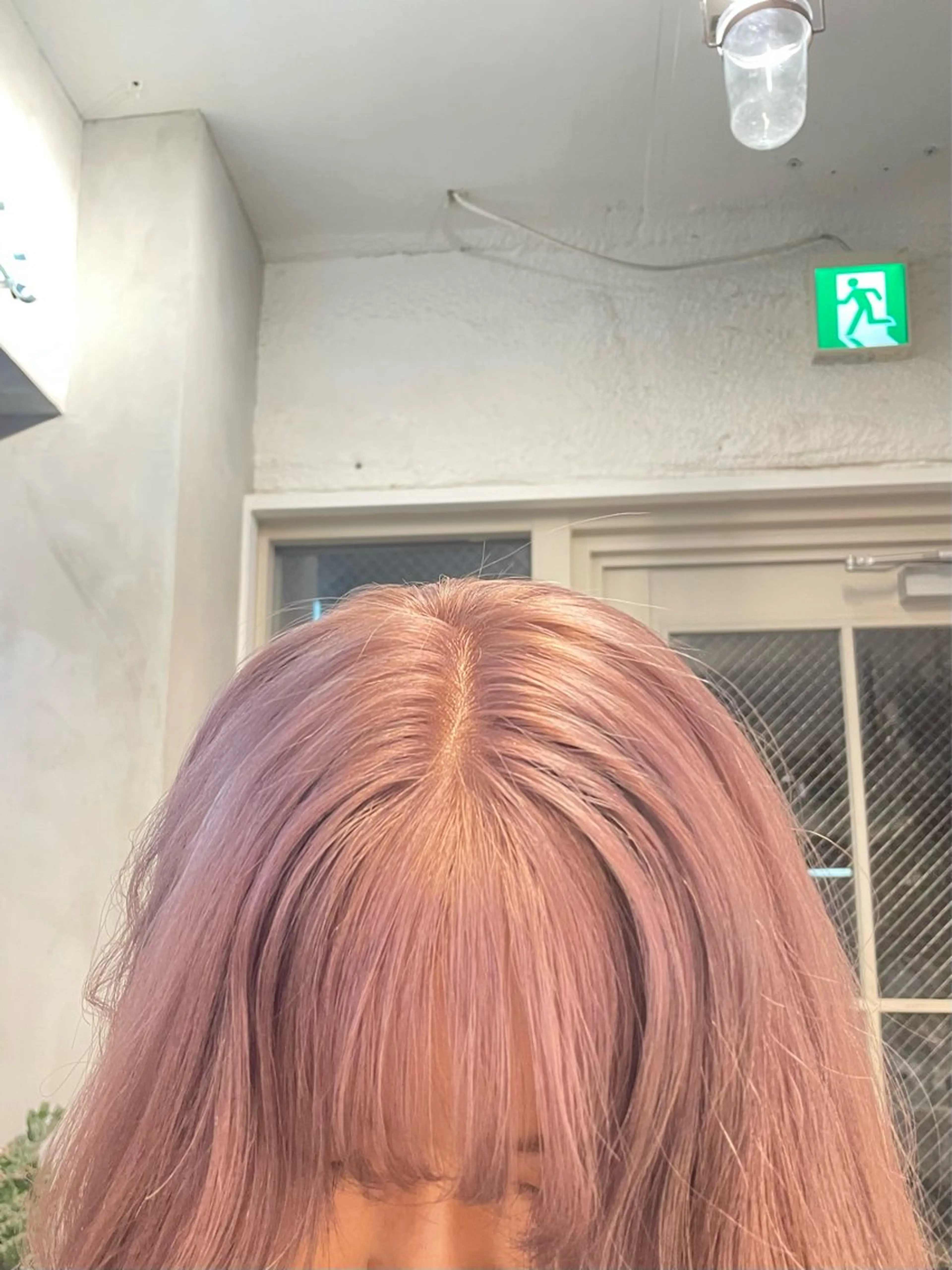 ロング カラー ミルクティー× グレージュMOMOのヘアスタイル