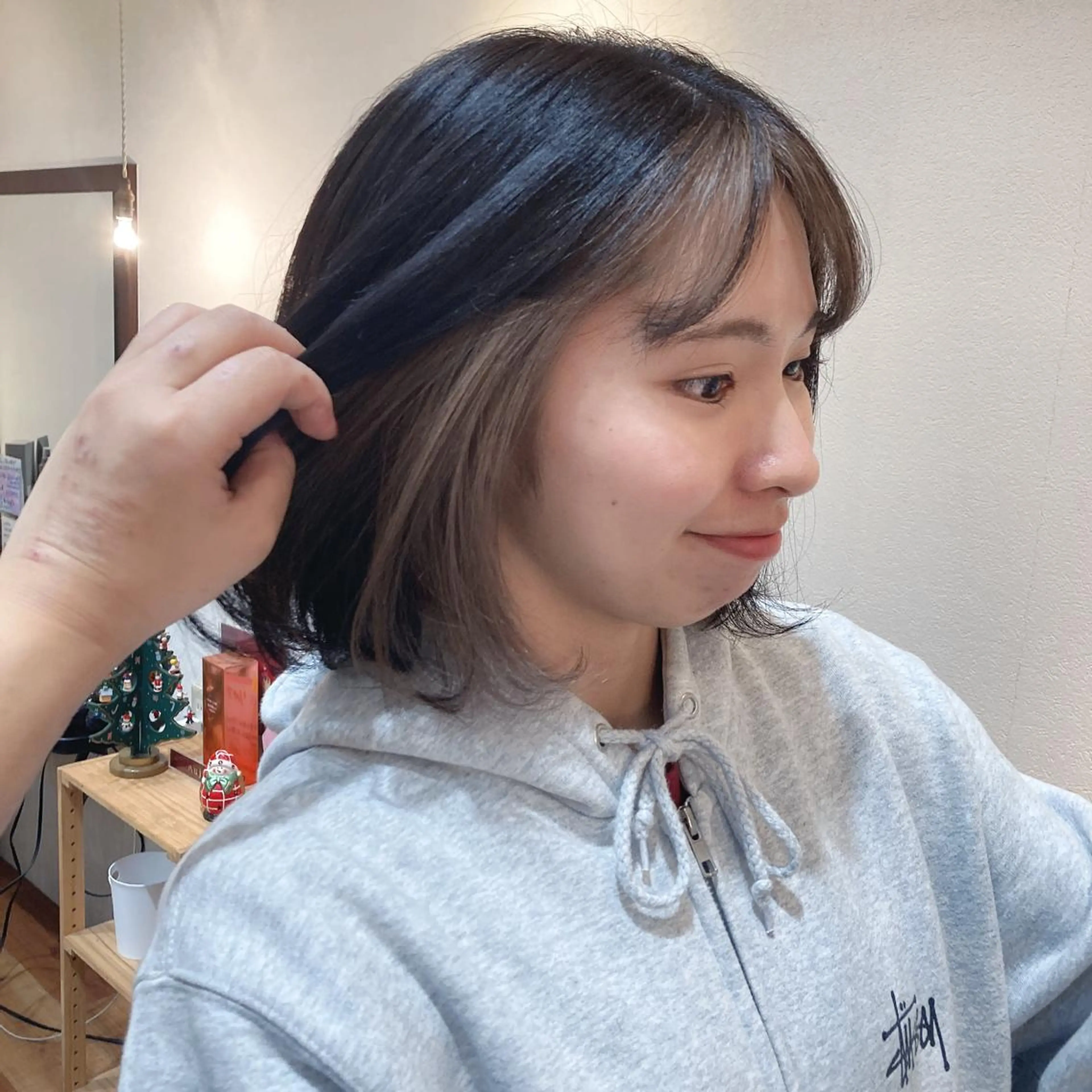 ミディアム MOLLASALON 浅香山店所属・ツジ モモカのヘアスタイル