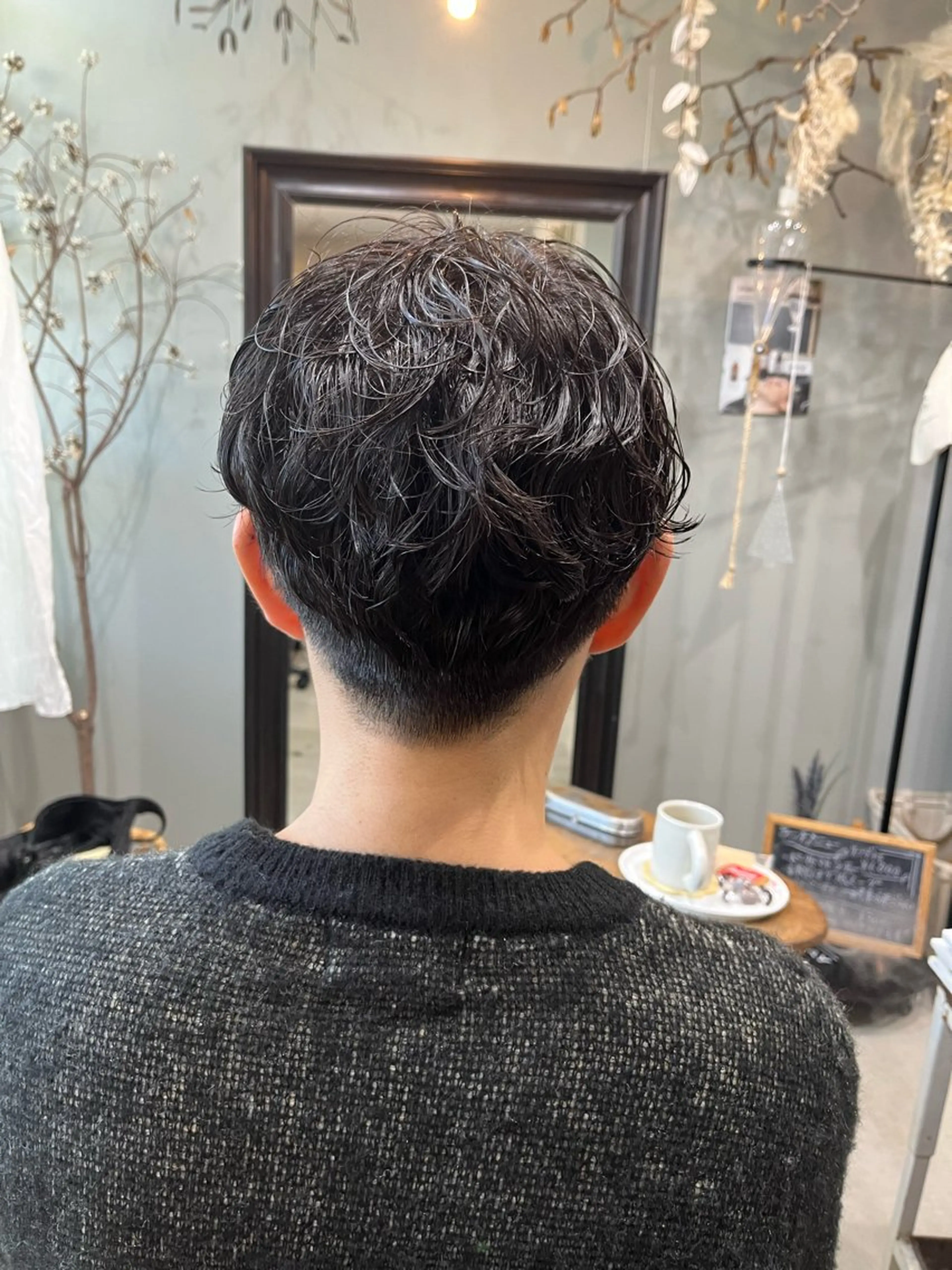 ショート パーマ メンズ メンズパーマ 刈り上げ tablier所属・フクウラ ミホのヘアスタイル