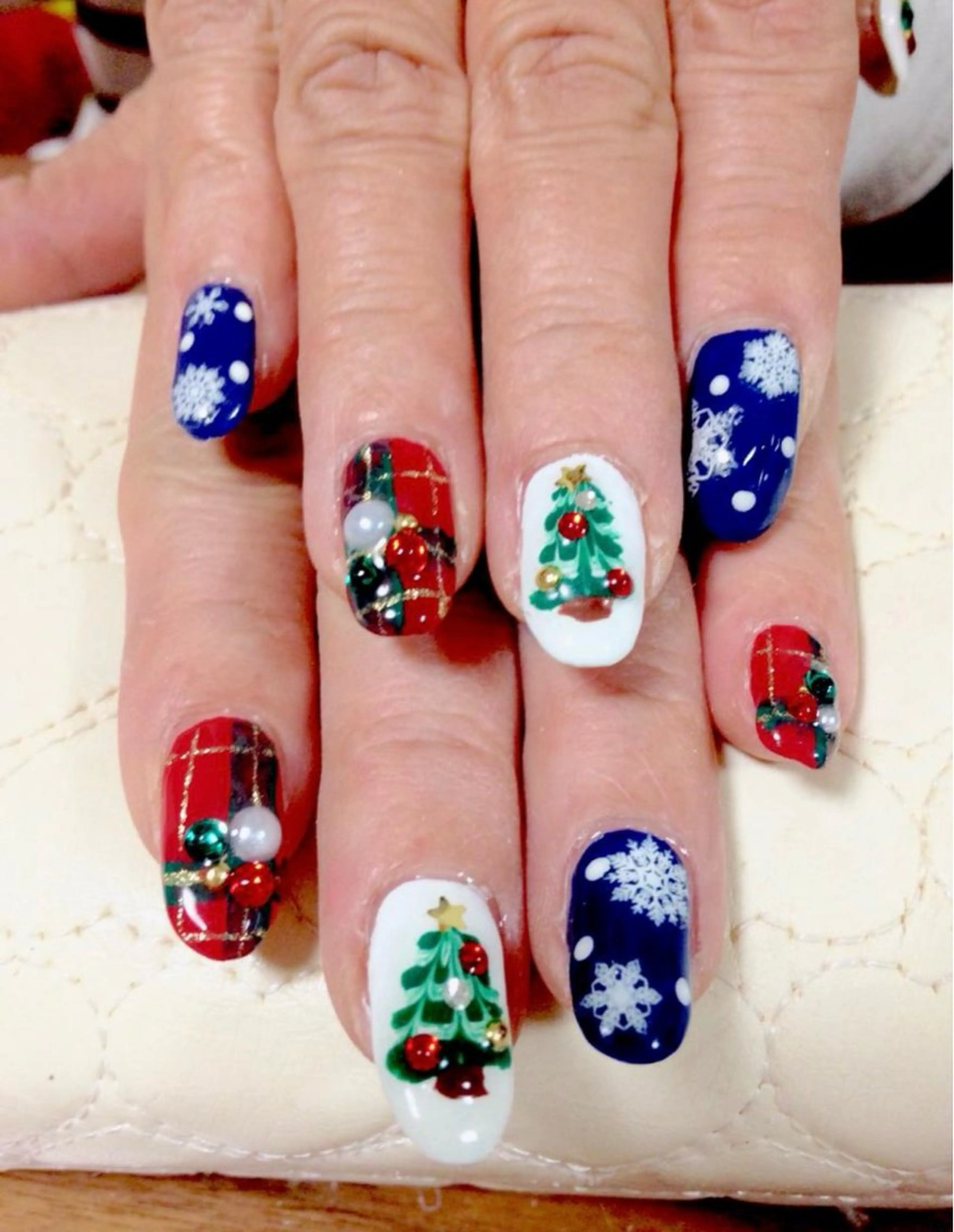 ネイル 冬ネイル クリスマス 出川 ゆりのネイルデザイン