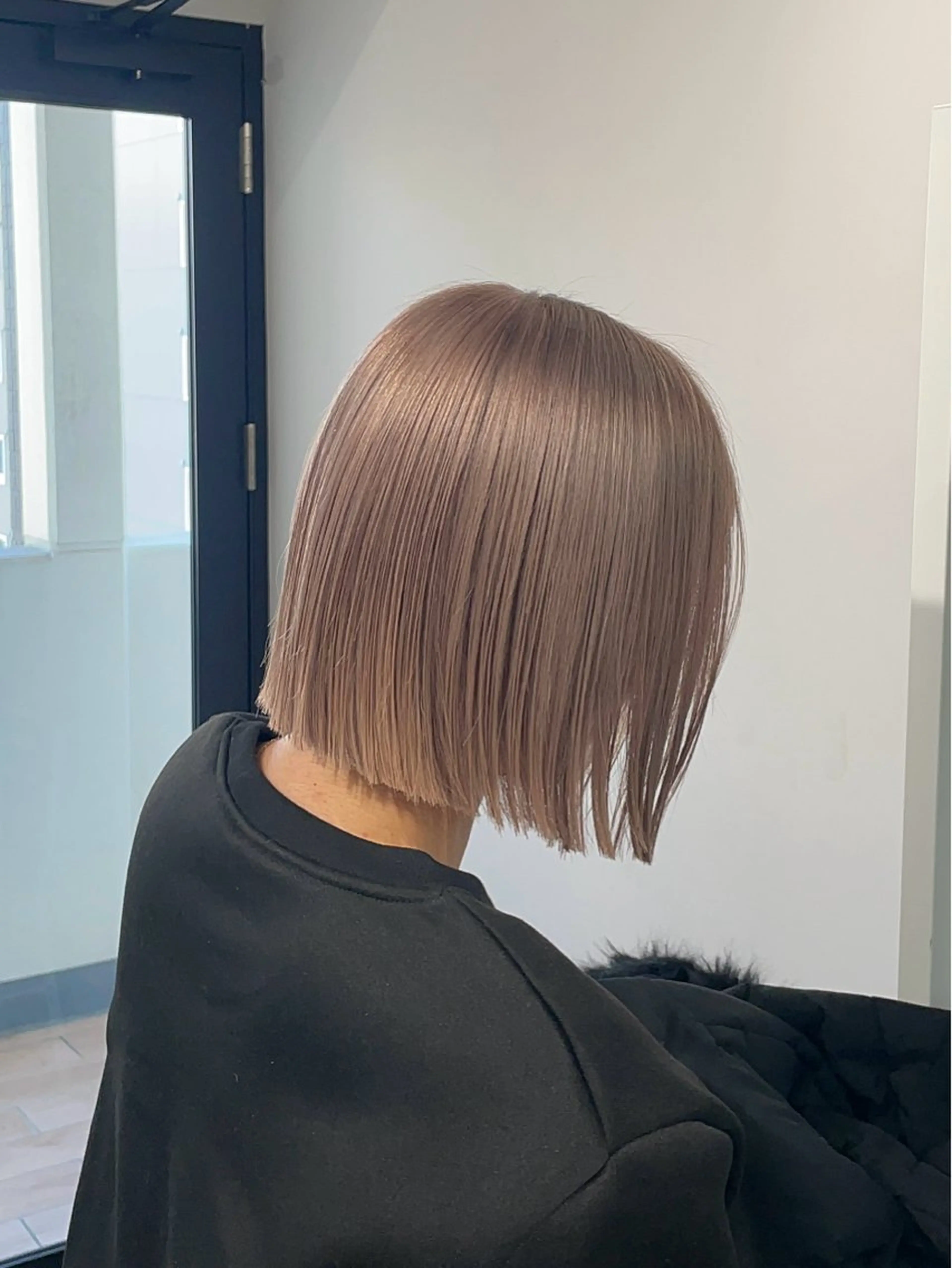 カラー ボブ カット ヘアカラー トリートメント REINA ISHIDOのヘアスタイル