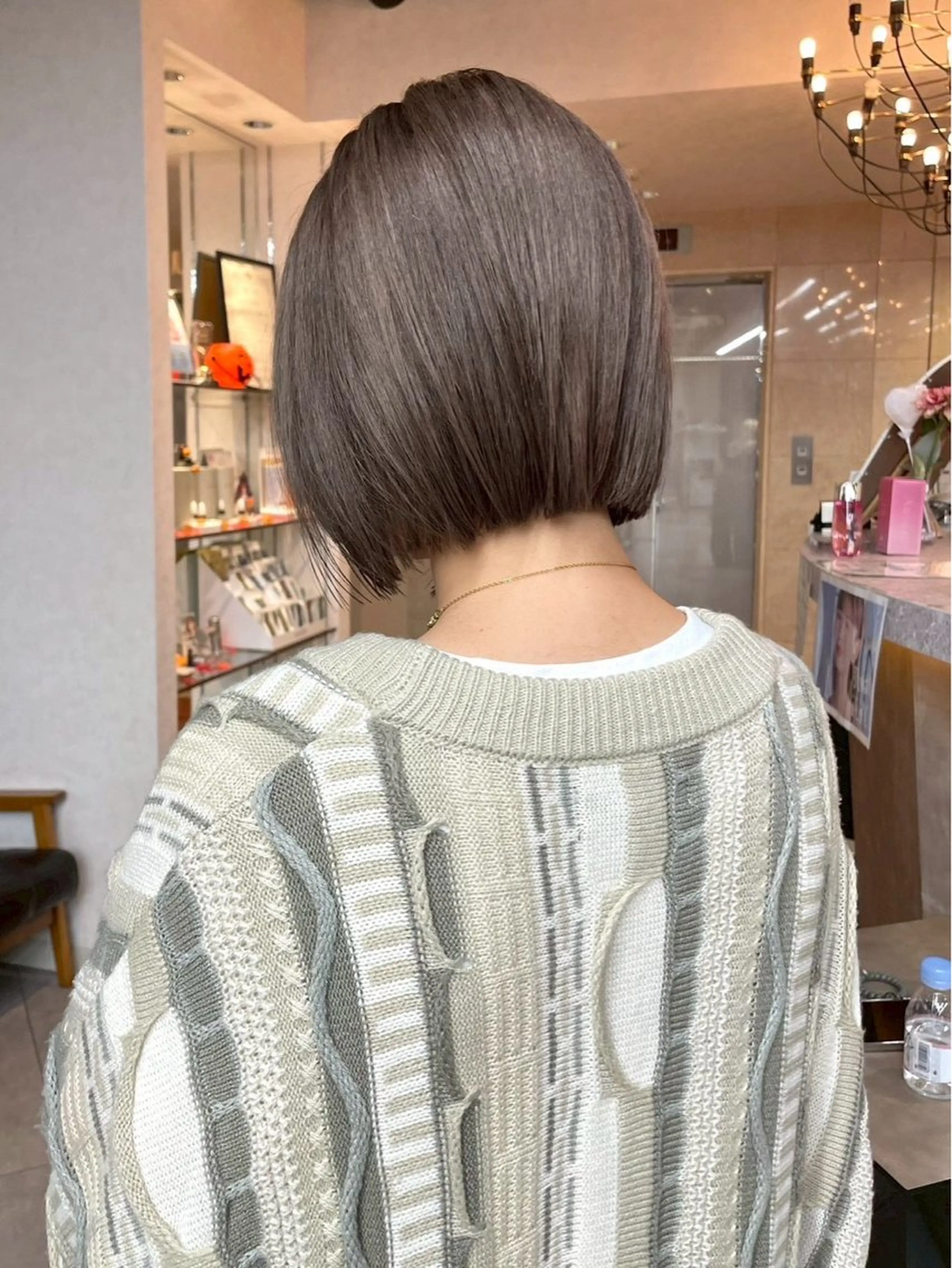 カラー 岩岡 つなみのヘアスタイル