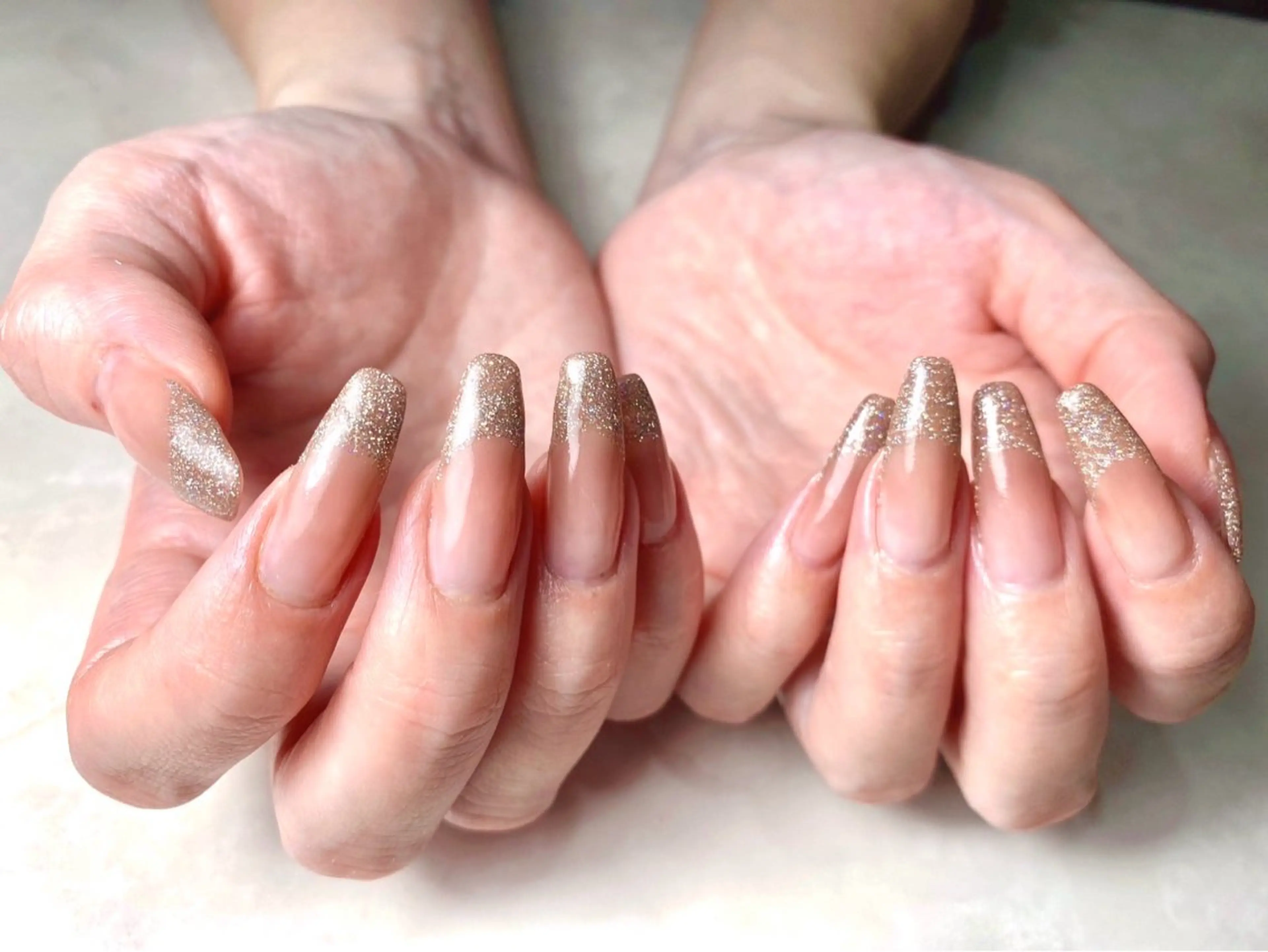 ネイル アートネイル フラッシュネイル フレンチネイル グラデーション ｉｎｇ .のネイルデザイン