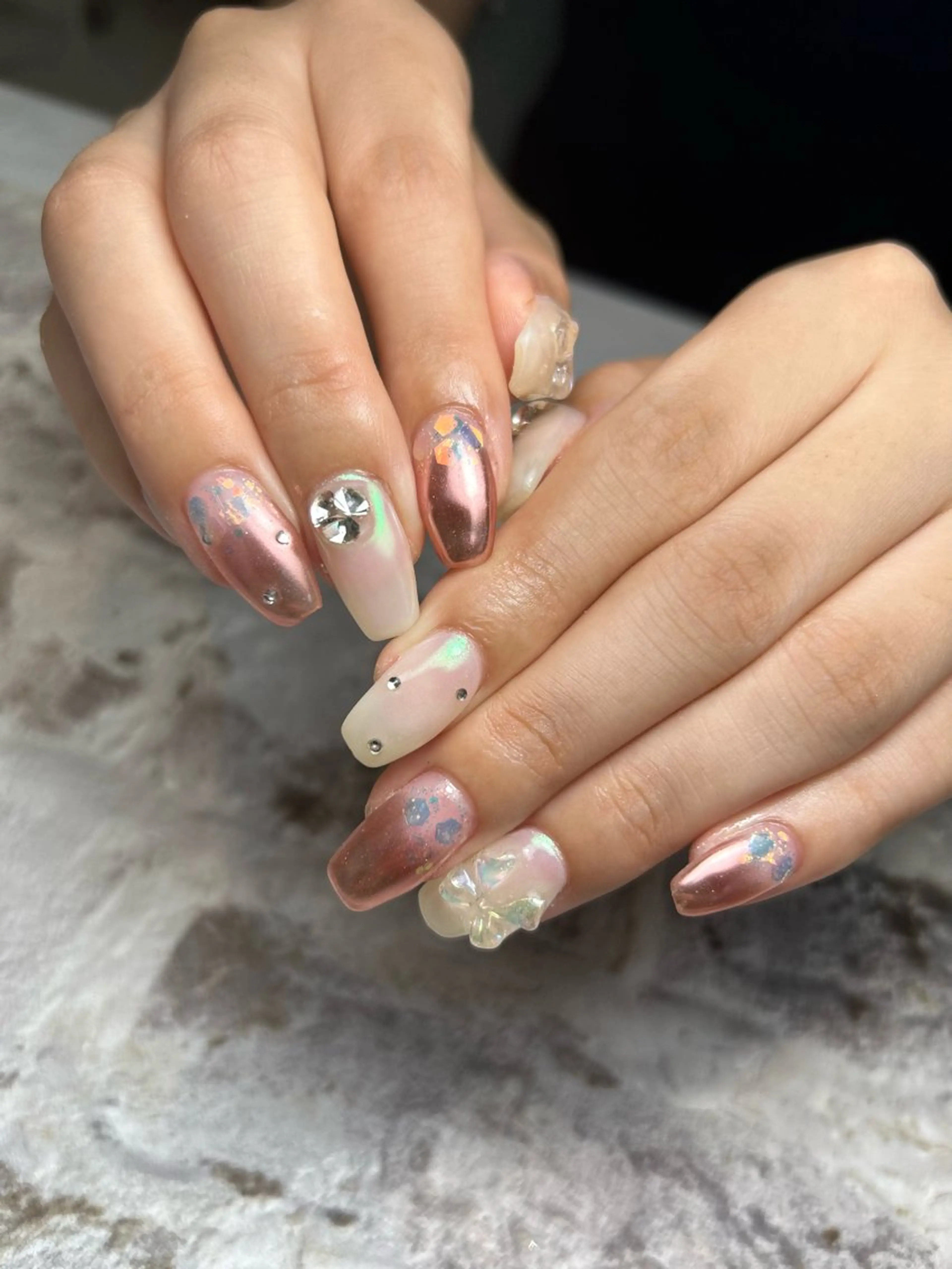ネイル オーロラネイル ミラーネイル ネイルサロンmuumii所属・東十条muumii ネイルまつ毛のネイルデザイン