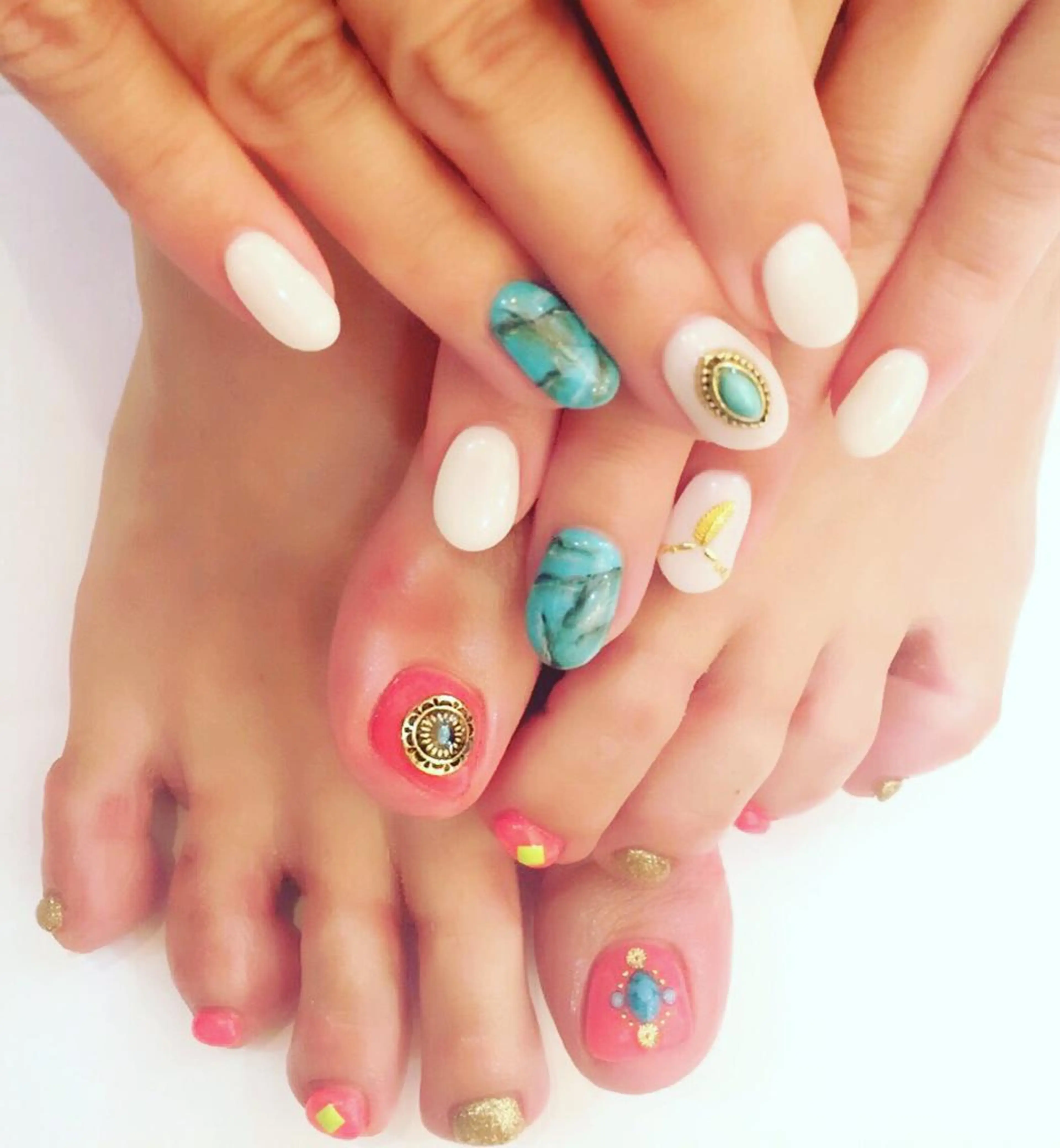 ミディアム カラー パーマ ヘアアレンジ メンズ キッズ ネイル マツエク・マツパ NAILSGOGO shibuyaのネイルデザイン