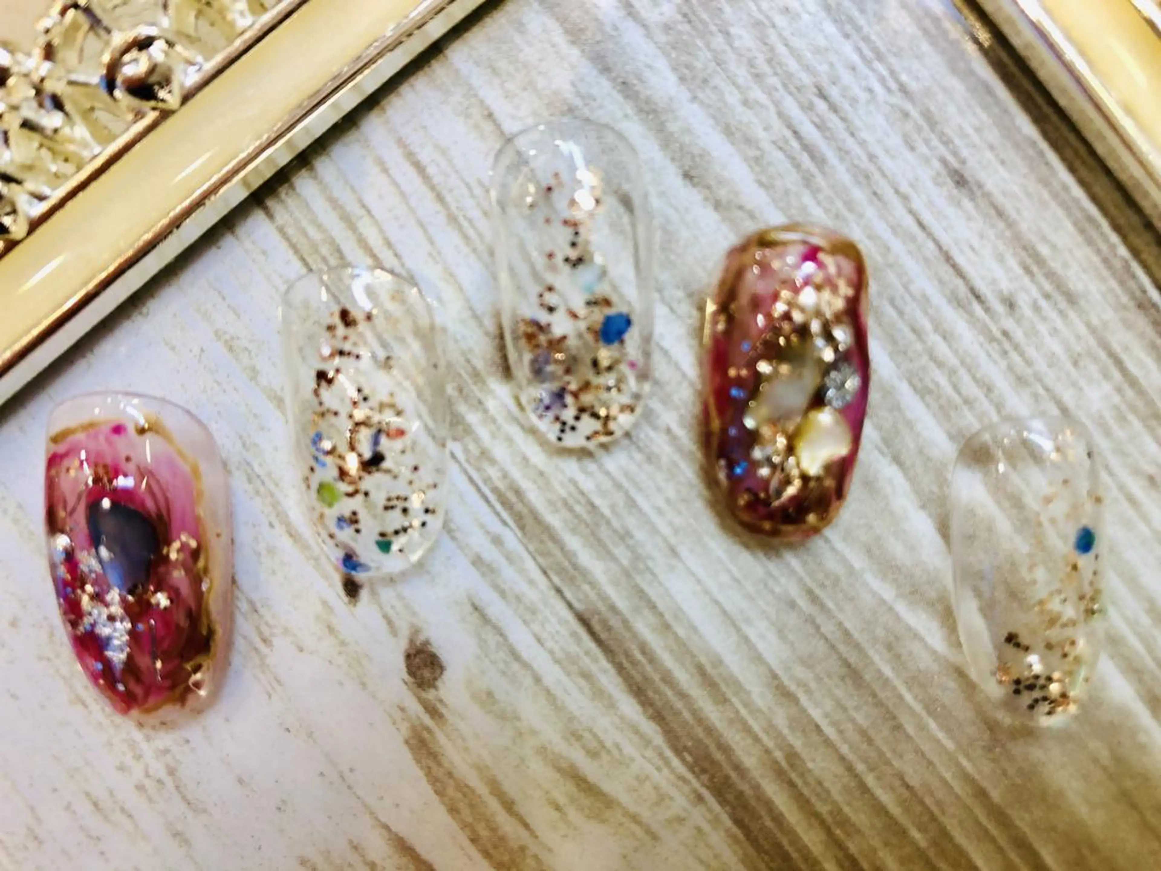 ネイル 【尾下】 ロイヤル•セラピストのネイルデザイン