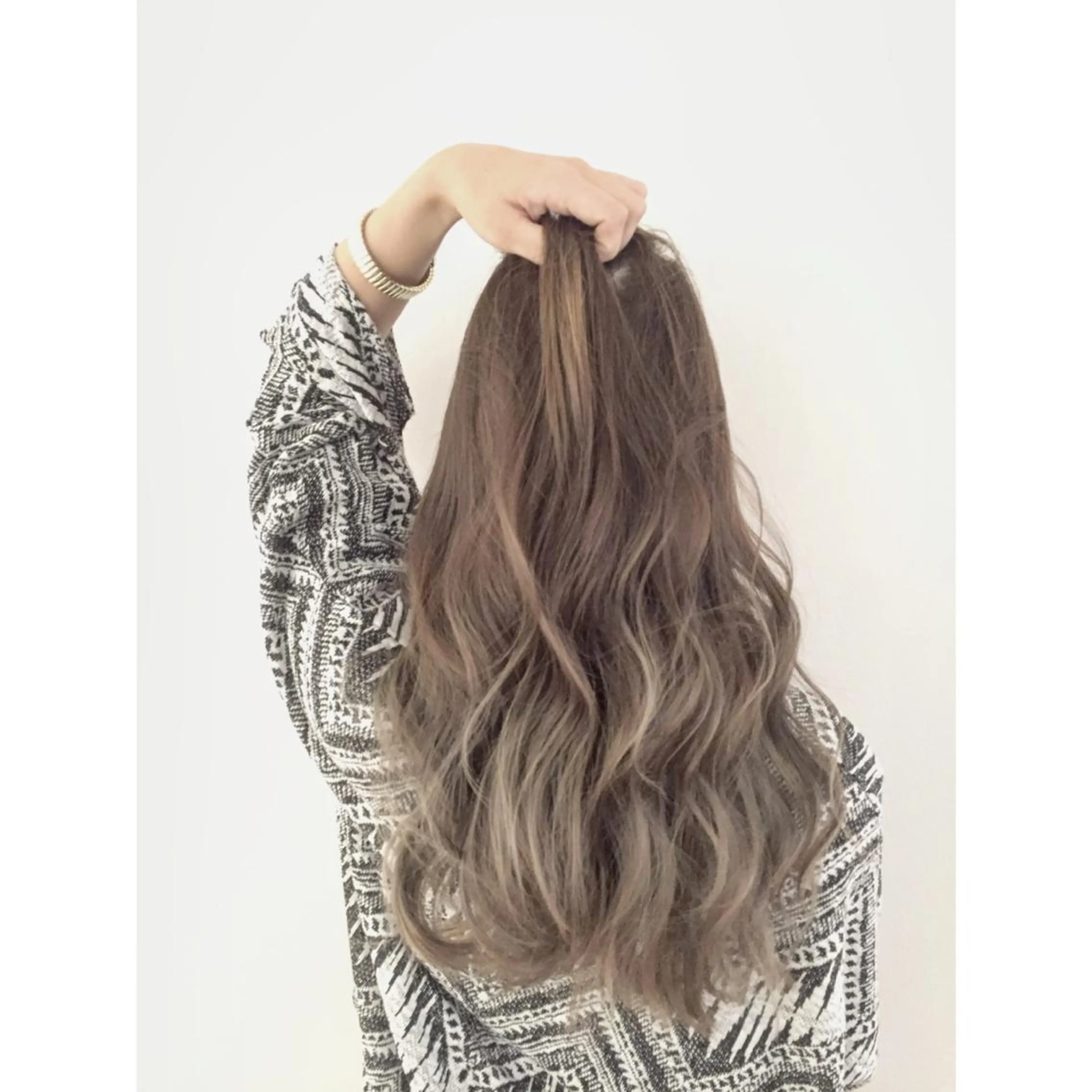 ロング カラー 小顔カット✨ 透明感カラーのヘアスタイル