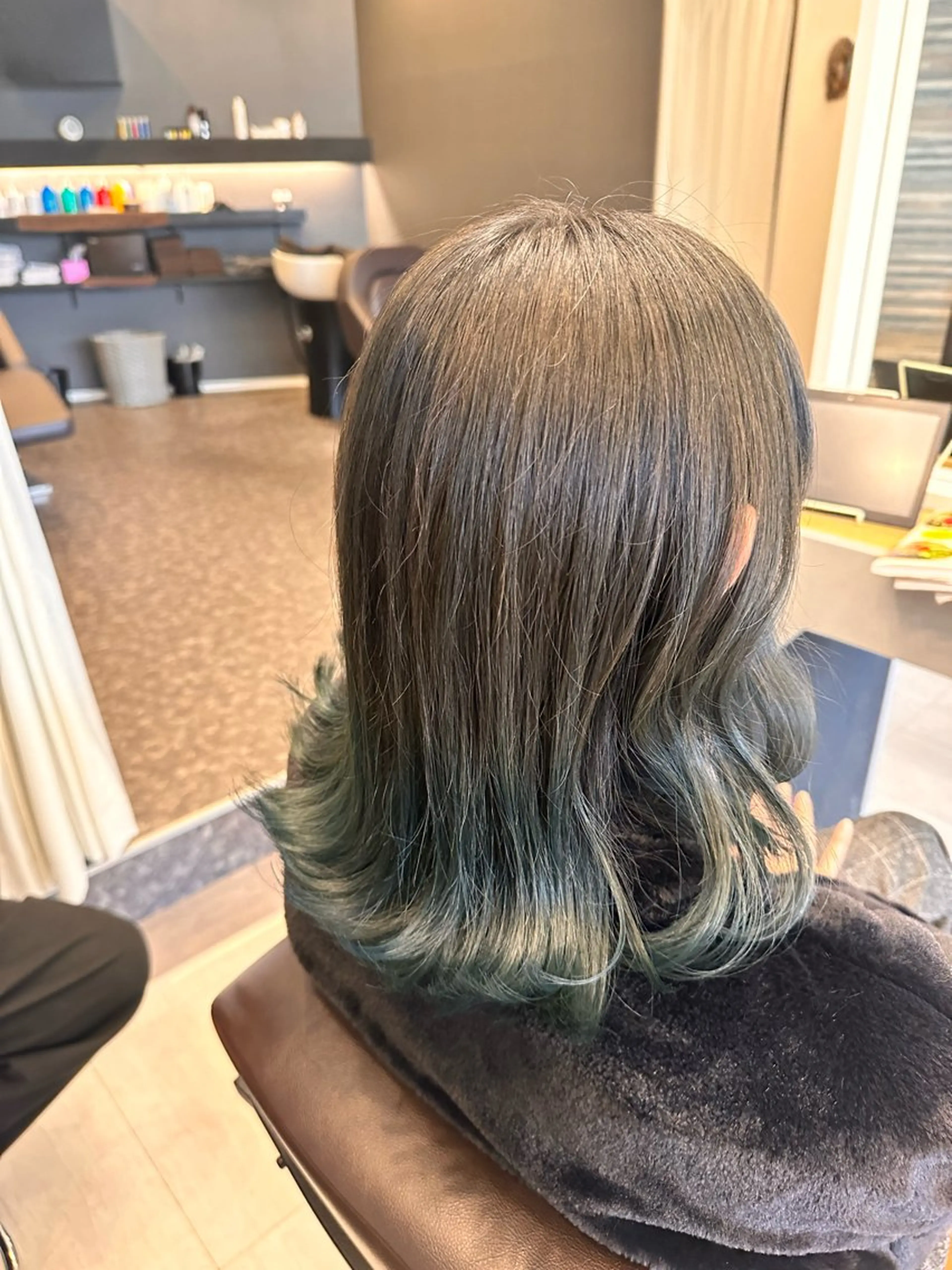 ミディアム カラー yasuka .のヘアスタイル