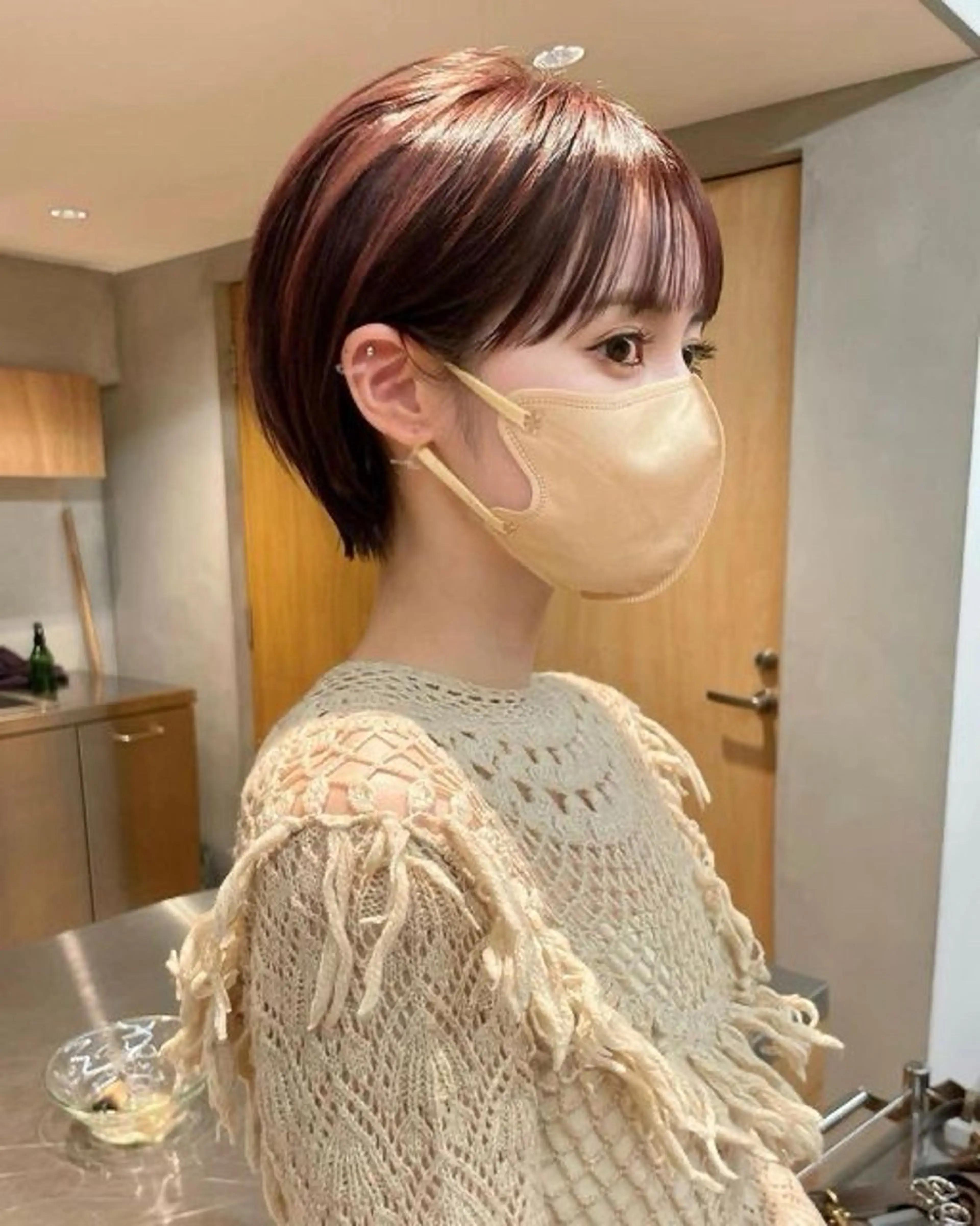 ショート nacoハイトーン ベージュ🎀のヘアスタイル