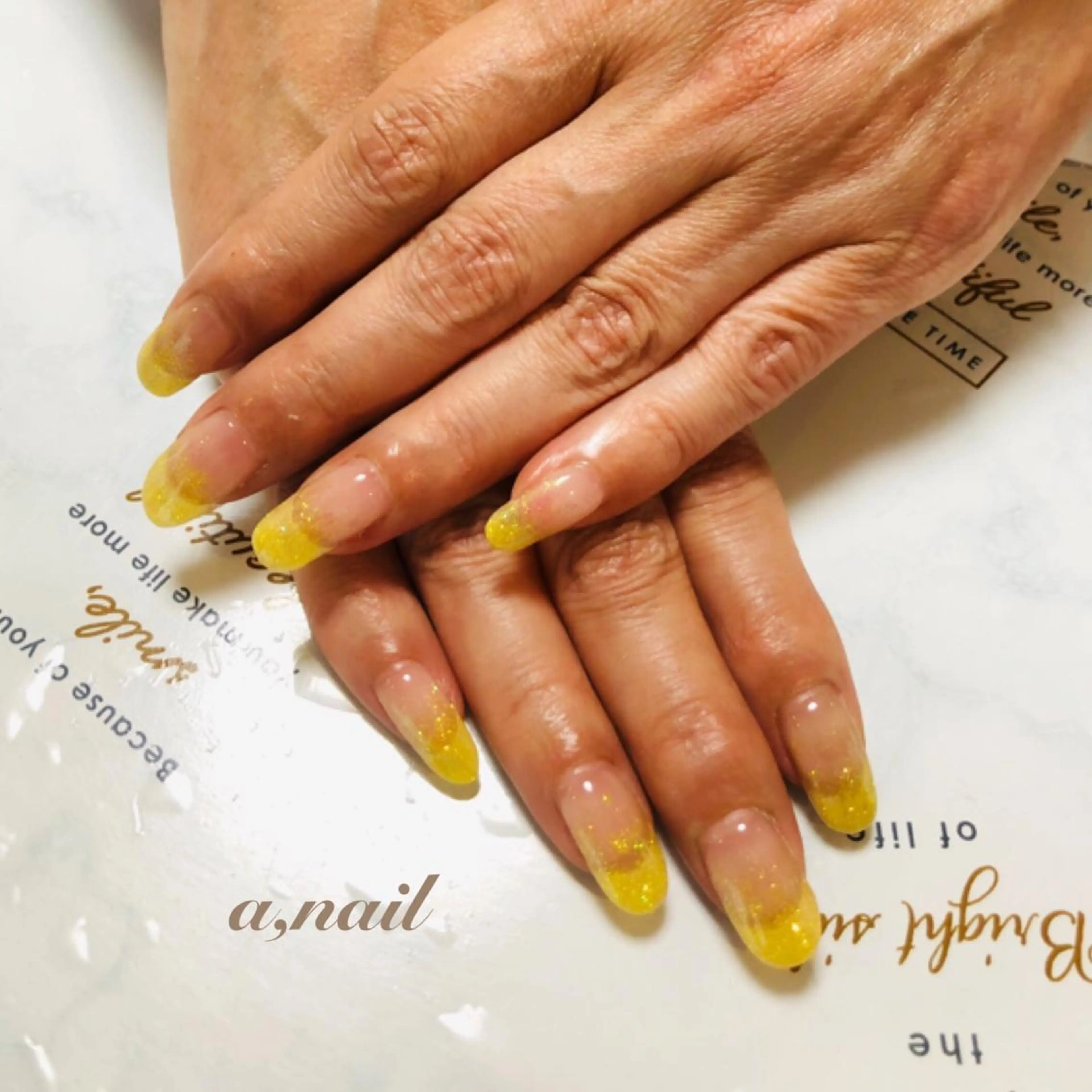 ネイル フットネイル ジェルネイル グラデーション ラメ(グリッター) ラメグラデーション ハンドネイル ネイルサロン エーネイルのネイルデザイン