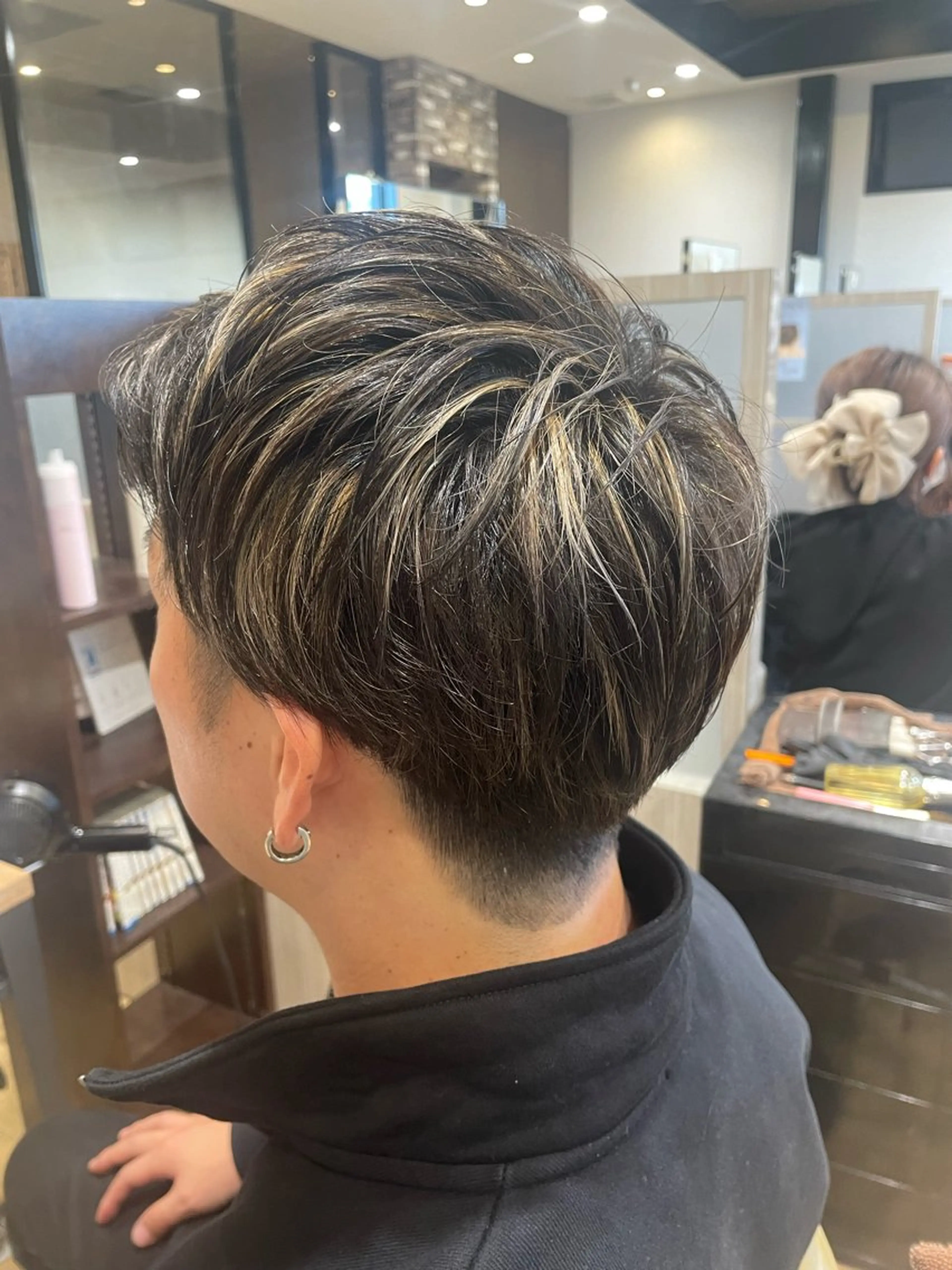 カラー ヘアカラー 中村 誠也のヘアスタイル