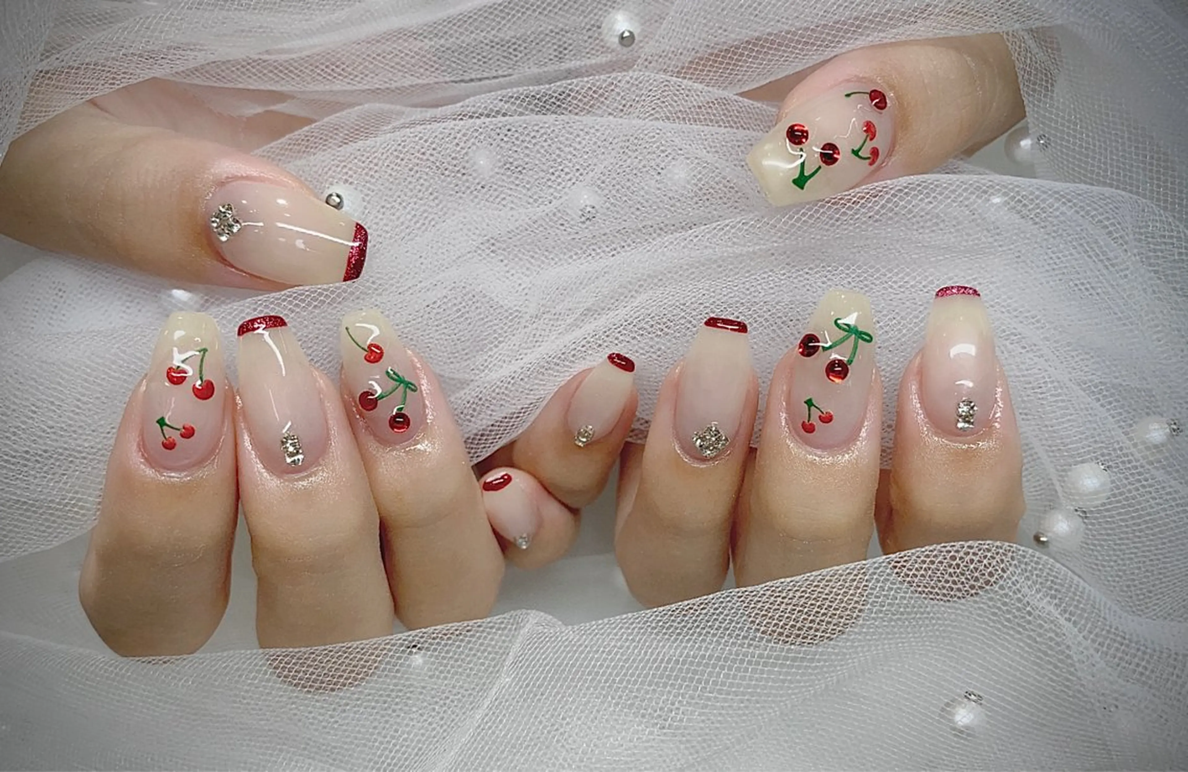 ネイル I-nailロング /ワンホン/キラキラのネイルデザイン