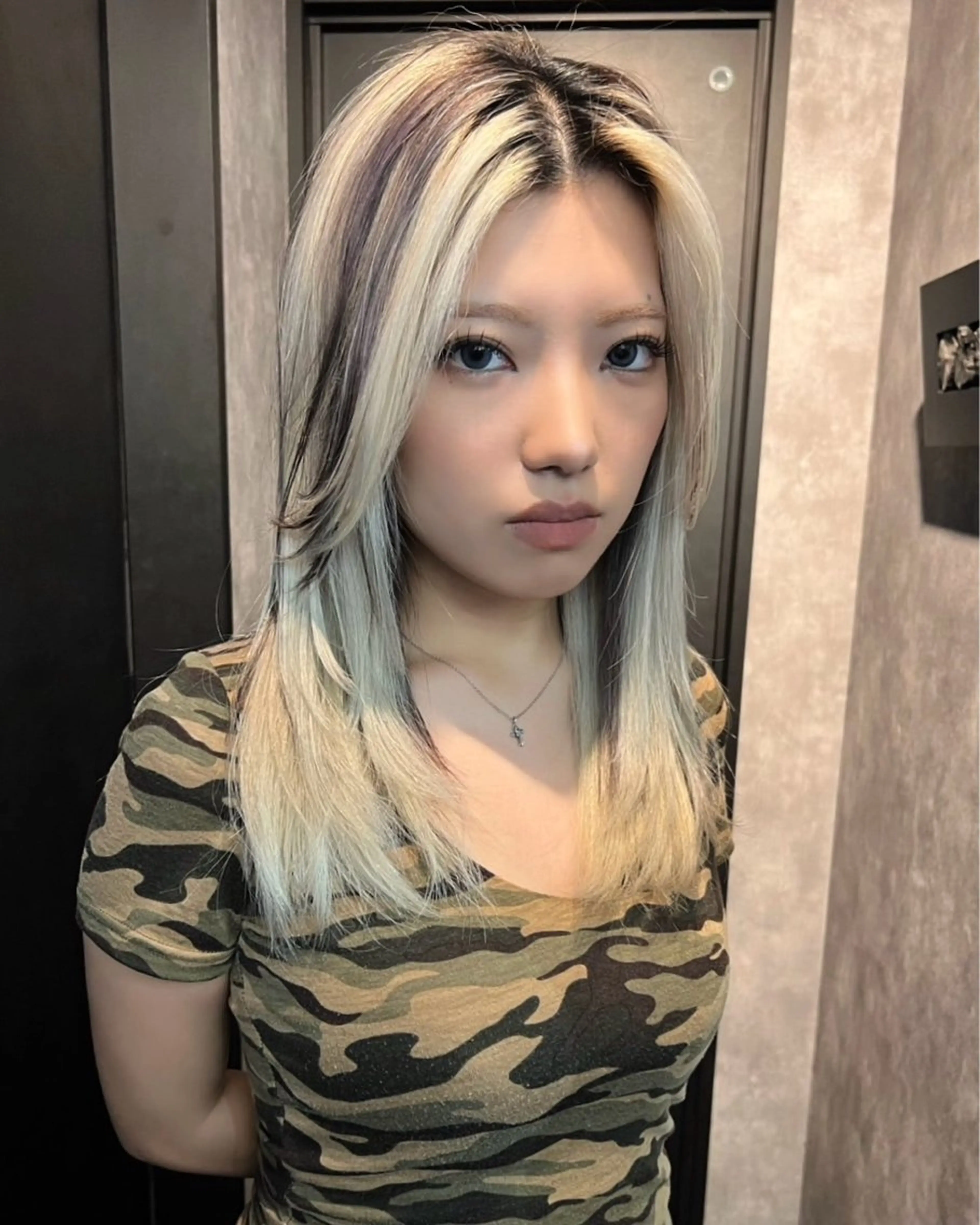 セミロング ヘアカラー 山口 真世のヘアスタイル