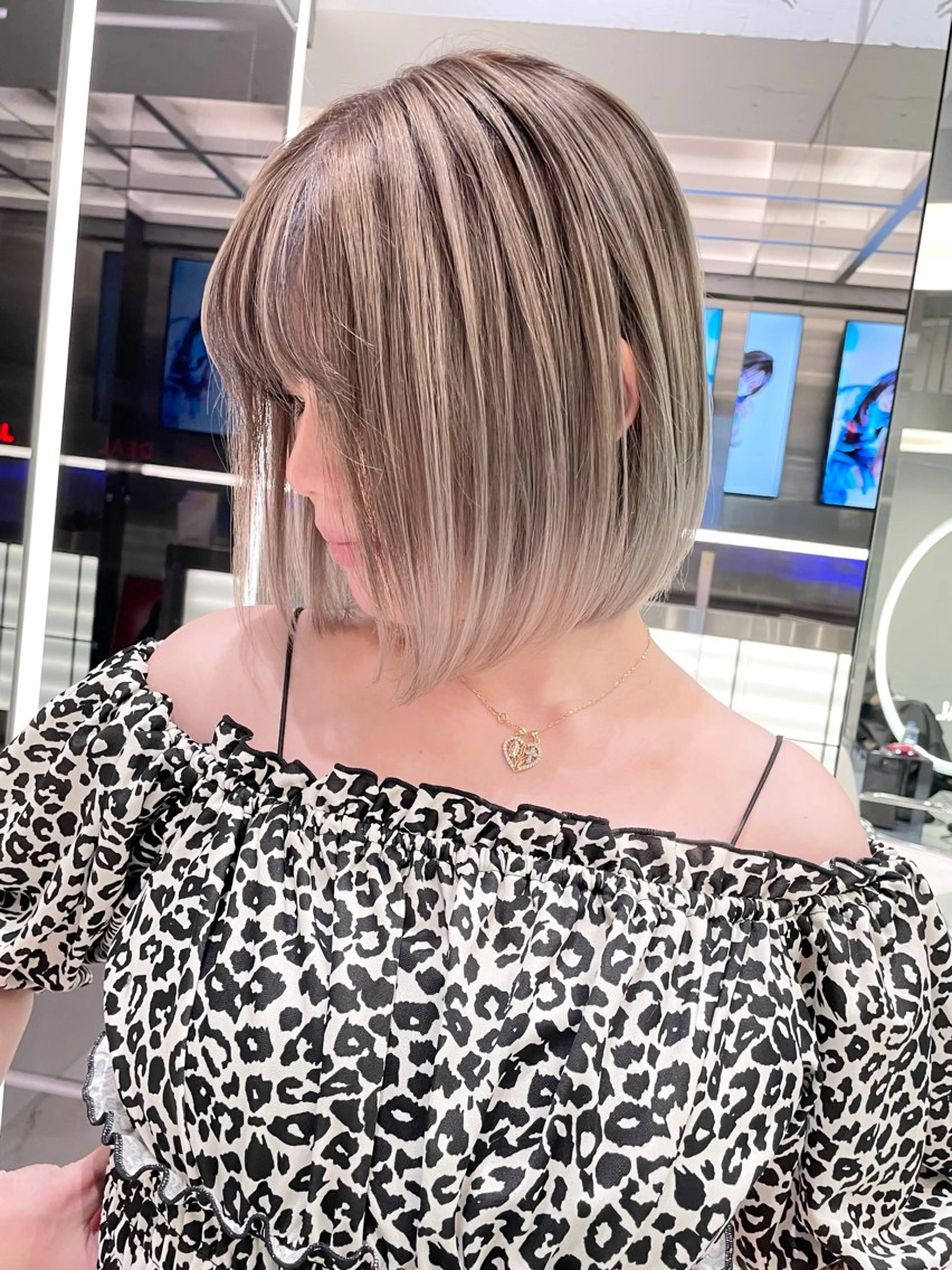 ミディアム レイヤーカット REDEAL SHIBUYA所属・maya/レイヤー カット/ミインパーマのヘアスタイル