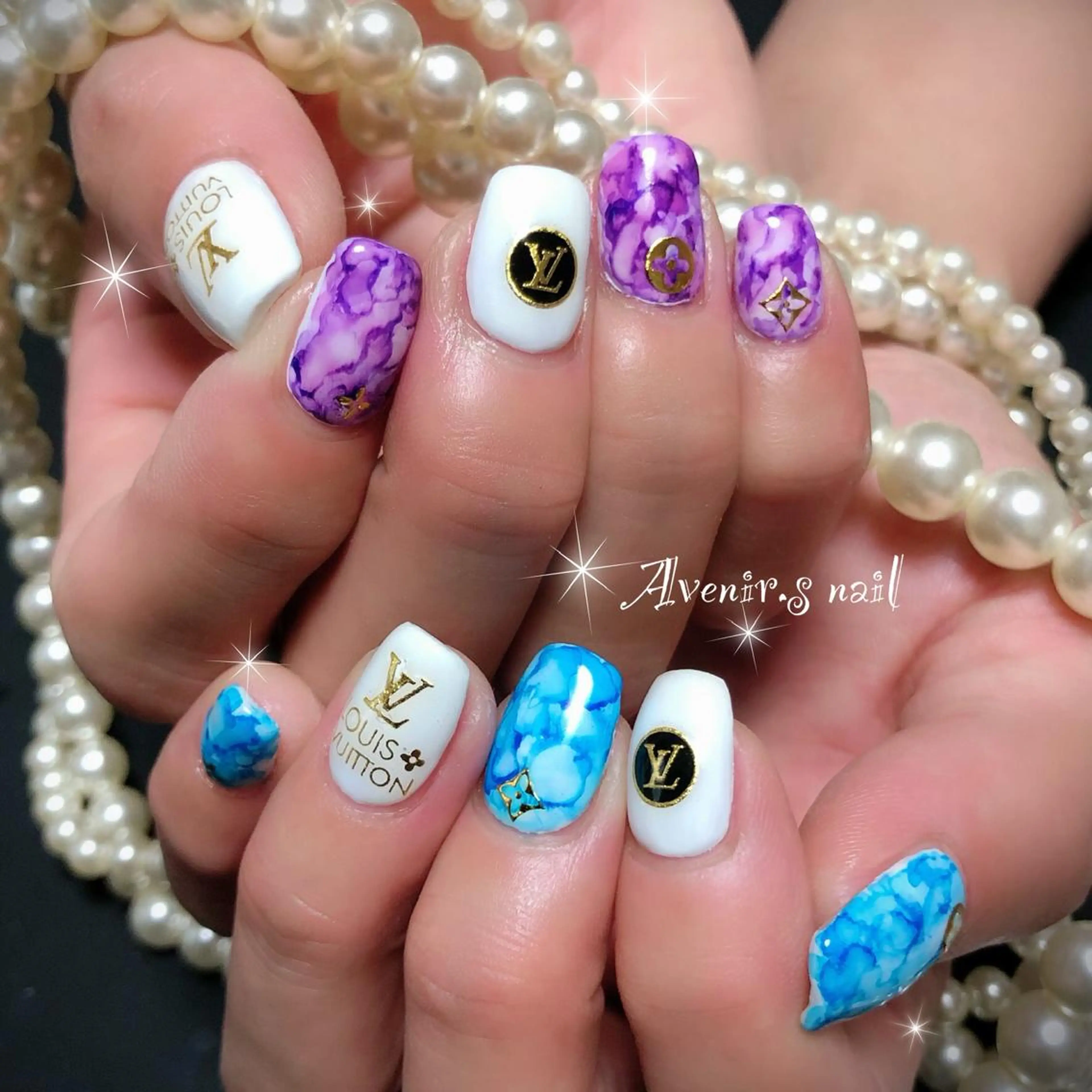 ネイル アートネイル Home Salon Avenir.のネイルデザイン