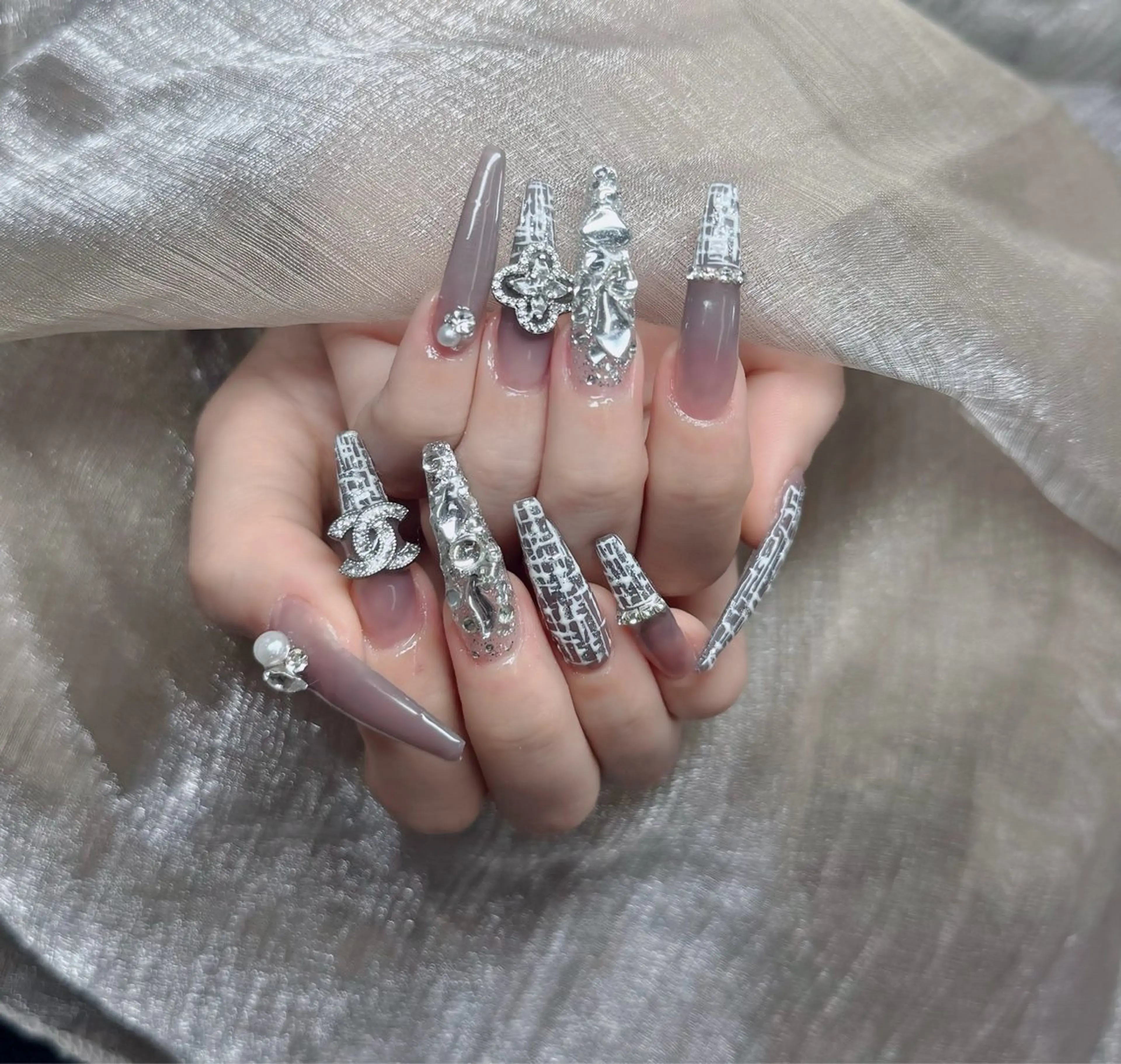 ネイル ジェルネイル 韓国ネイル マグネットネイル ネイルチップ 冬ネイル Lenie Nail Salonのネイルデザイン