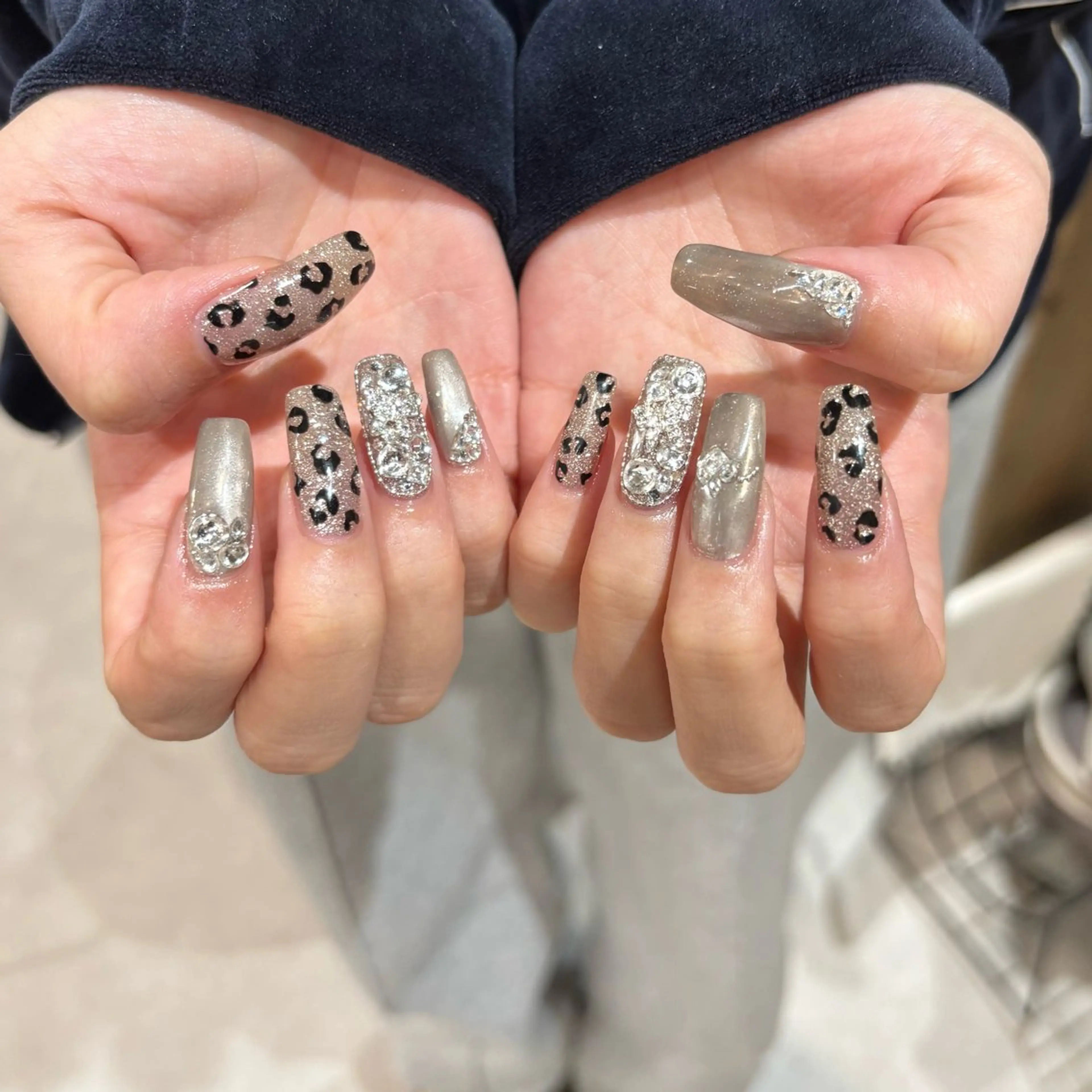 ネイル 持ち込み ハンドネイル ハンドケア パラジェルサロン 大人女性が通うサロンのネイルデザイン