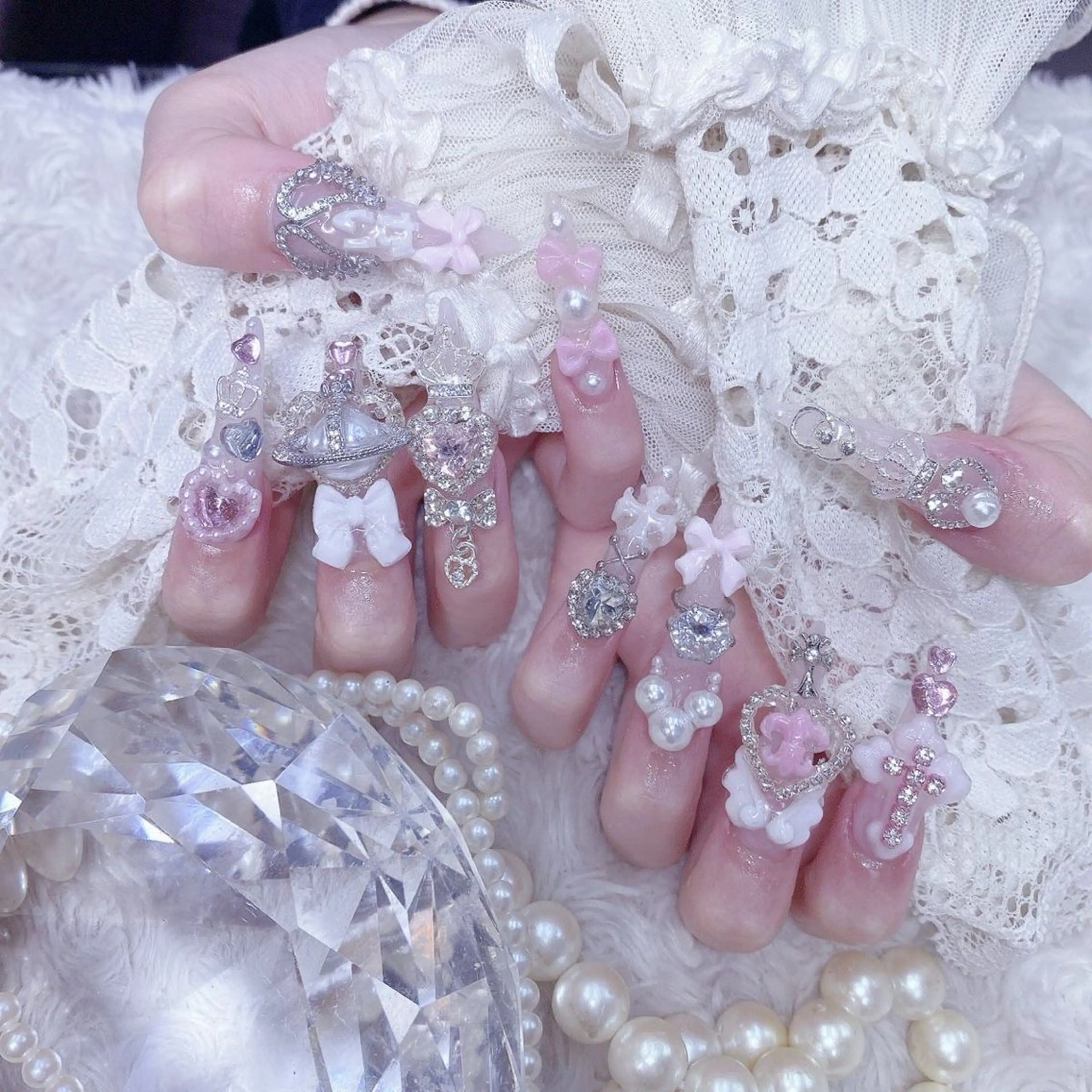 ネイル マグネットネイル ピンク ネイルチップ 冬ネイル Lee Nailsのネイルデザイン