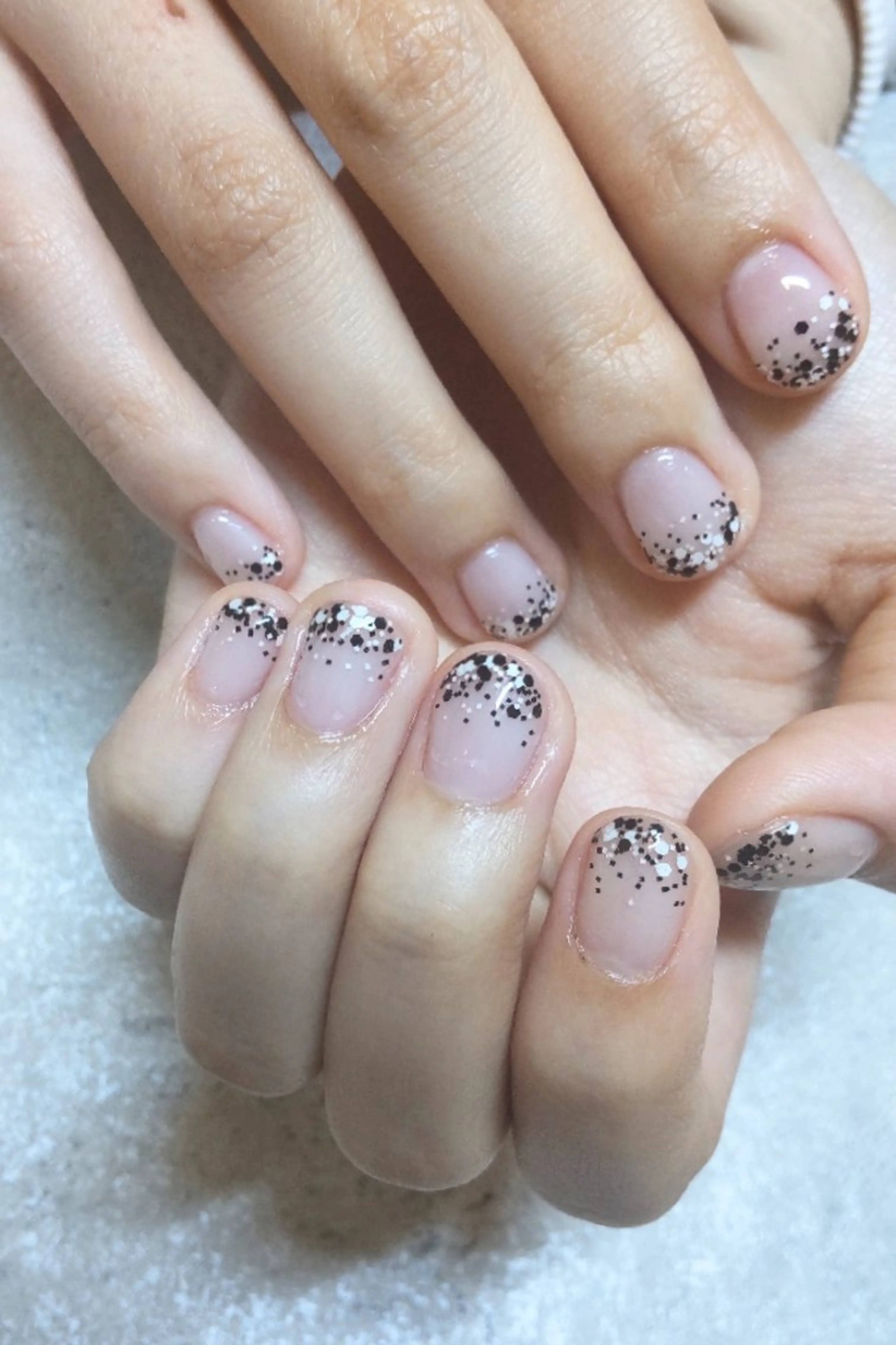 ネイル グラデーション ラメ(グリッター) ラメグラデーション CHOUETTE所属・CHOUETTE MIOのネイルデザイン