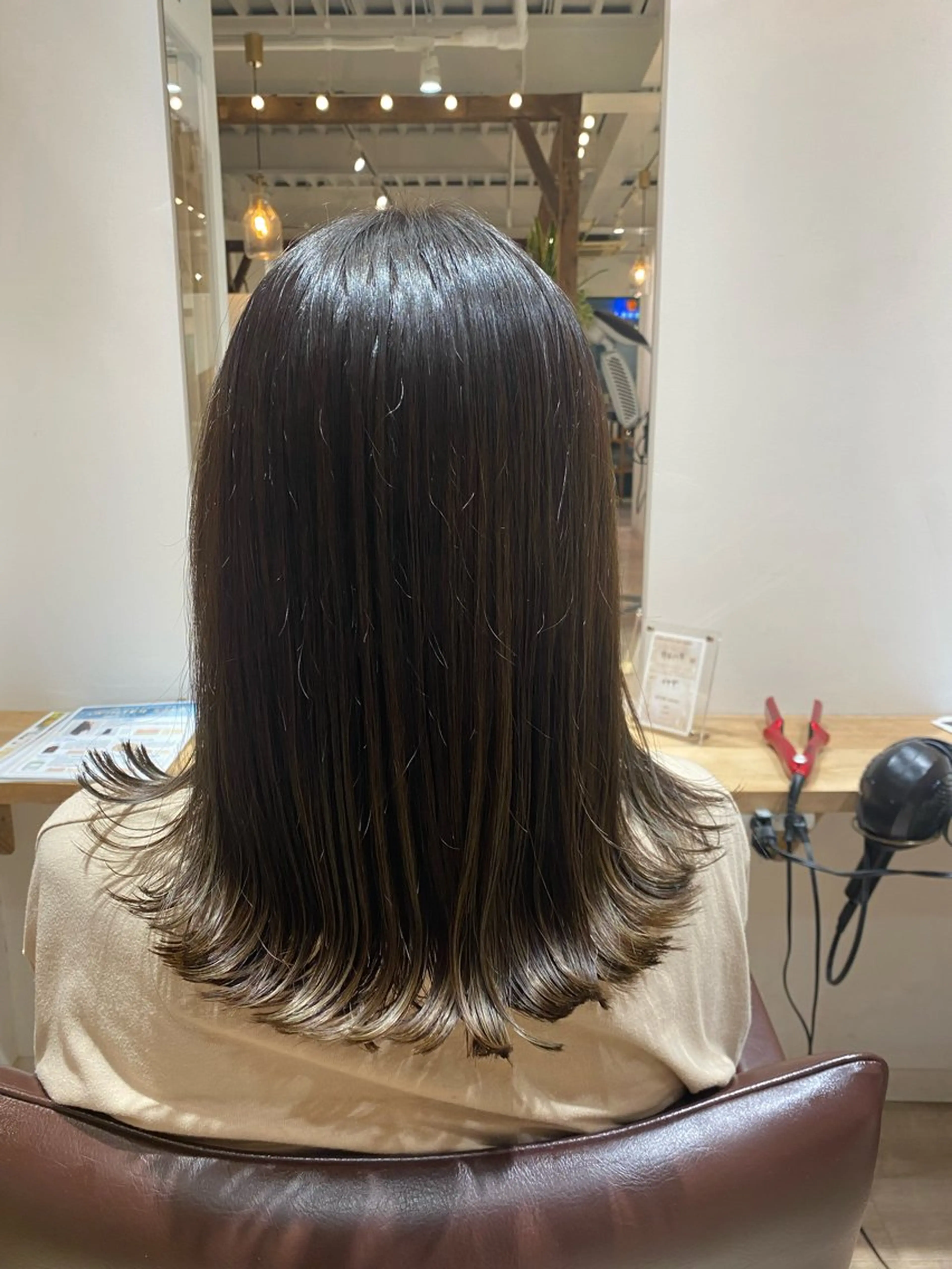 セミロング カラー ベージュカラー ハイライトカラー オリーブベージュ ハイライト diar江ノ島所属・mai🤍透明感/ 縮毛矯正/藤沢江ノ島のヘアスタイル