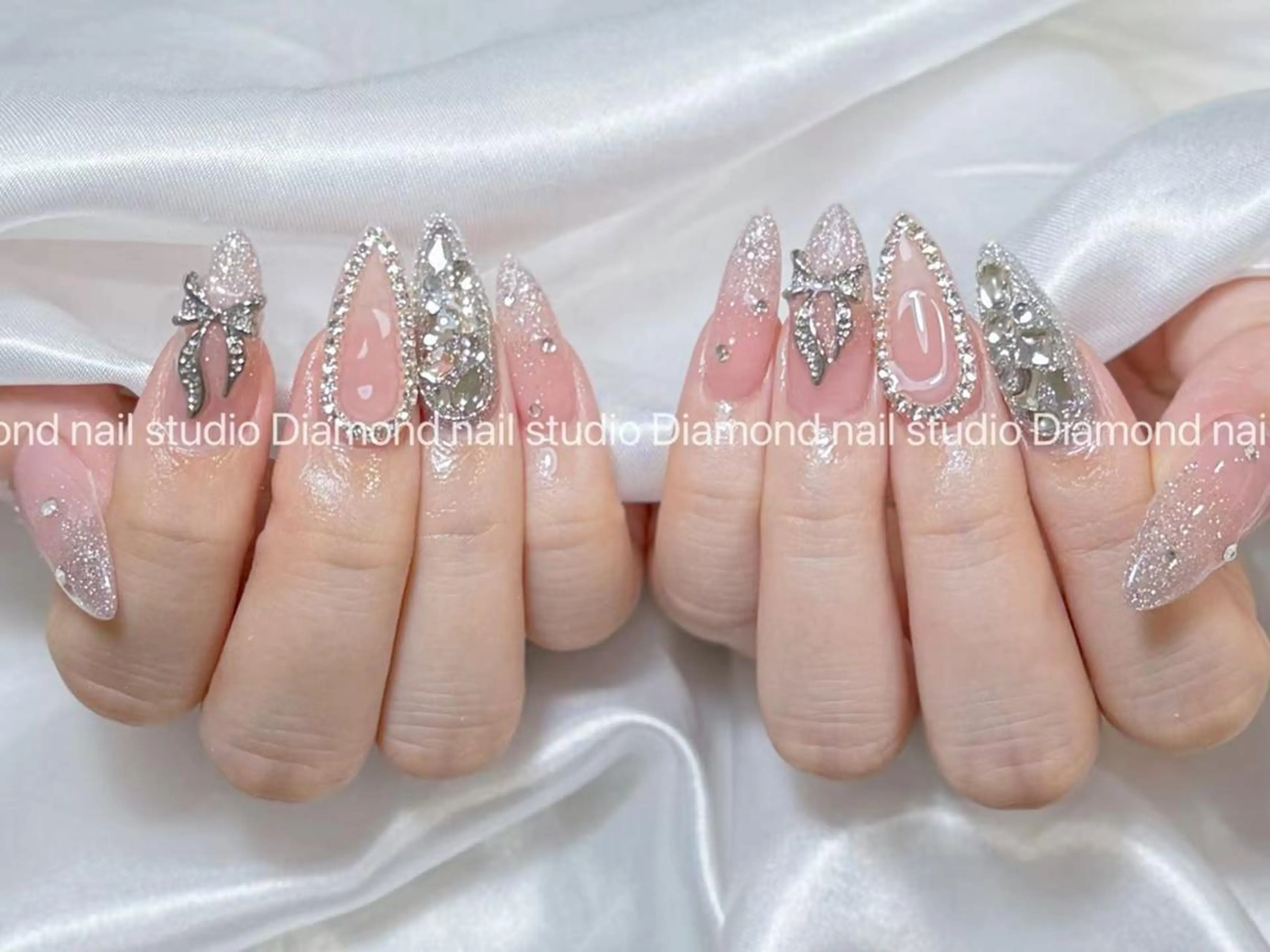 ネイル アートネイル オーロラネイル フラッシュネイル ガーリー キラキラネイル diamond ♥のネイルデザイン