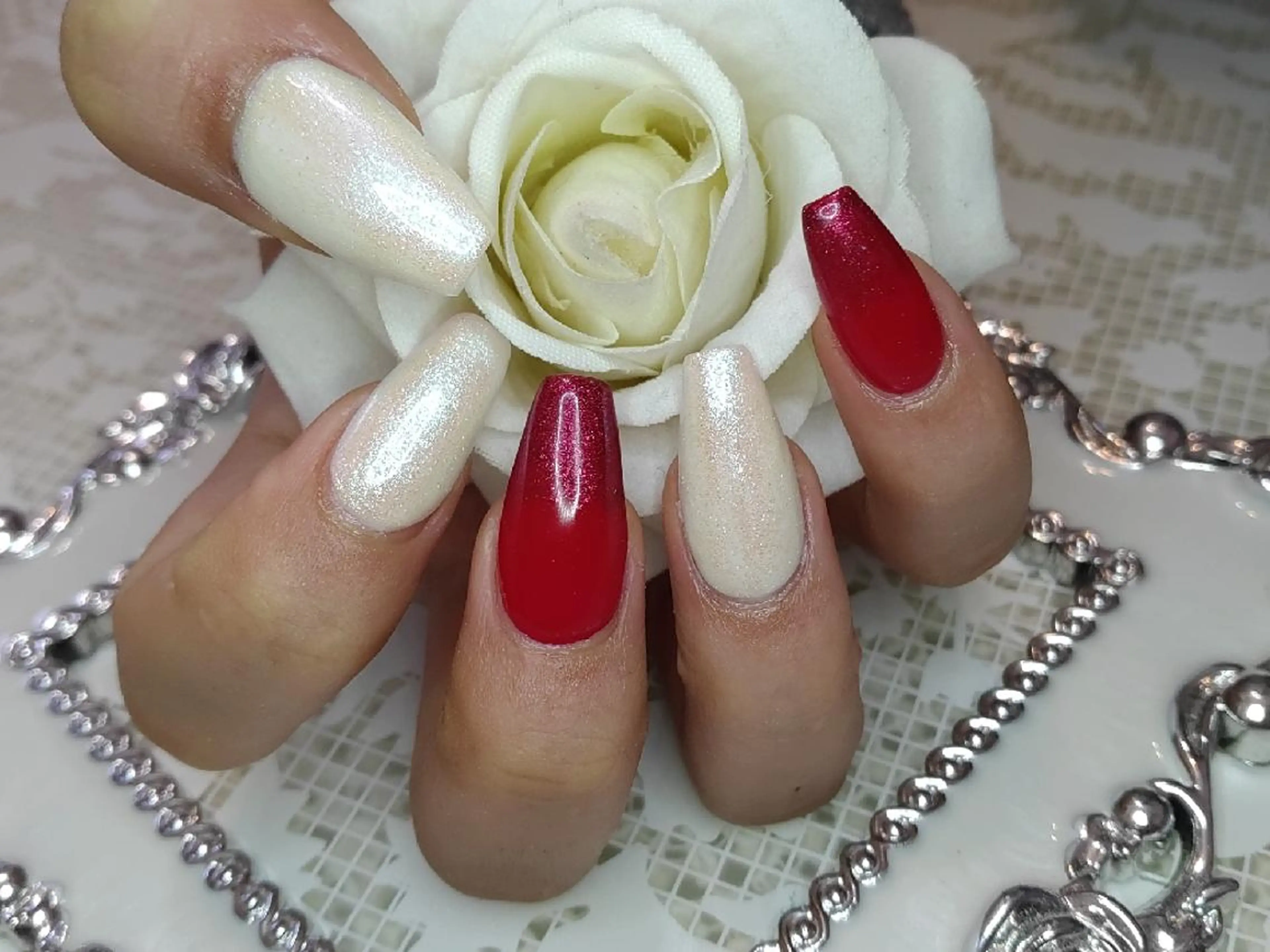 ネイル エステとネイル ローズコンフォートのネイルデザイン