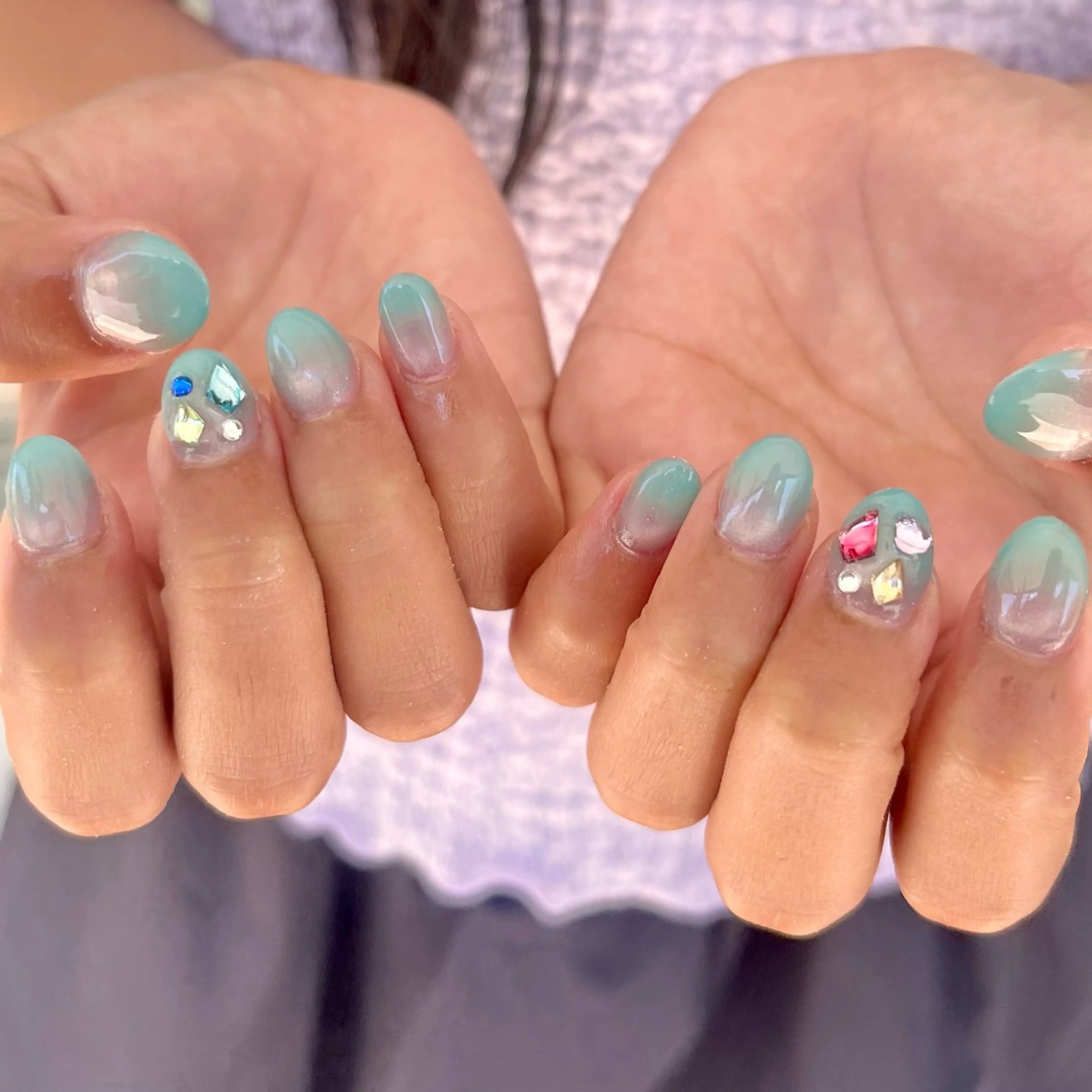 ネイル グラデーション グリーン マグネットネイル ハンドネイル ballie／小野原 なつみのネイルデザイン