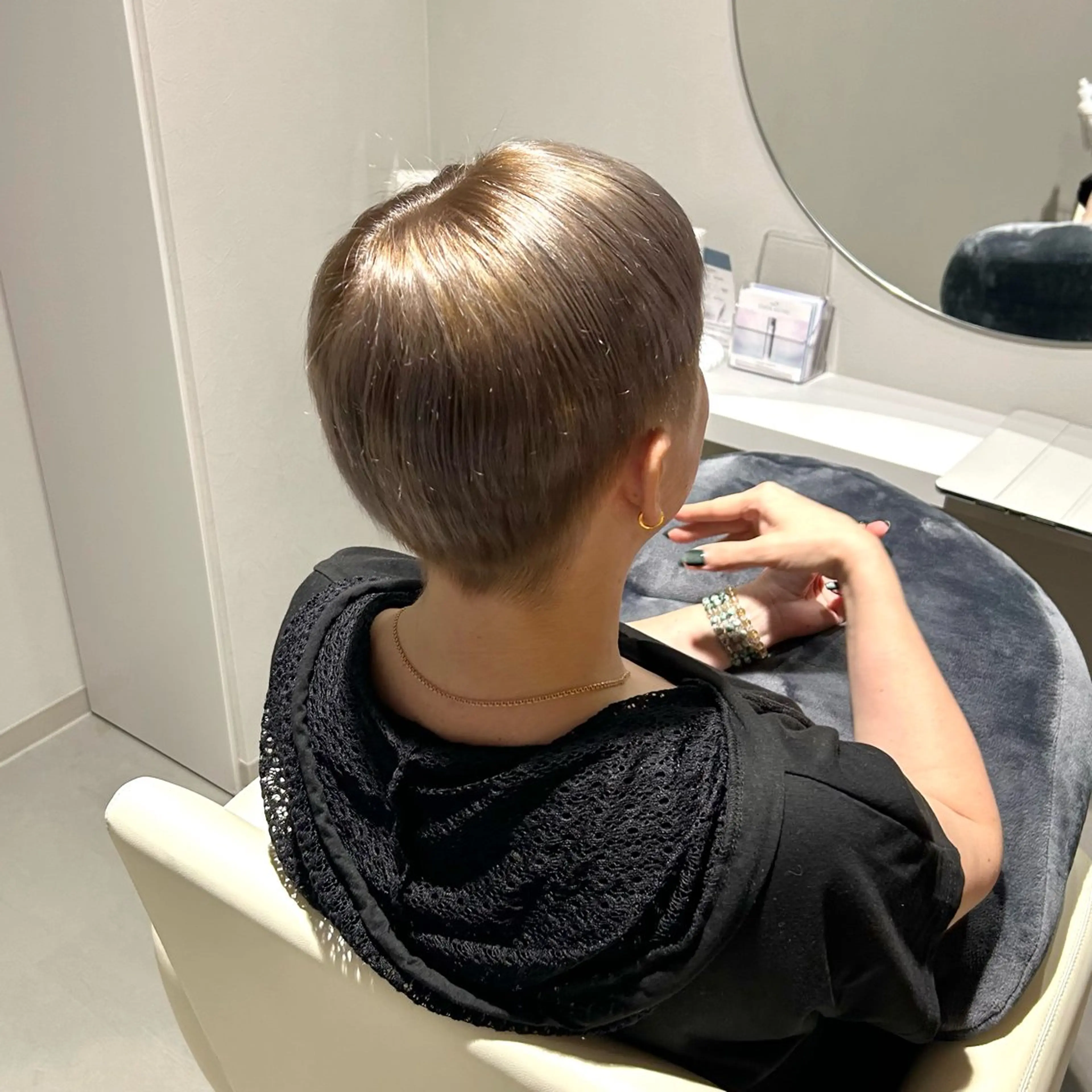 ショート カラー 透明感カラー ヘアカラー 東尾 凜のヘアスタイル