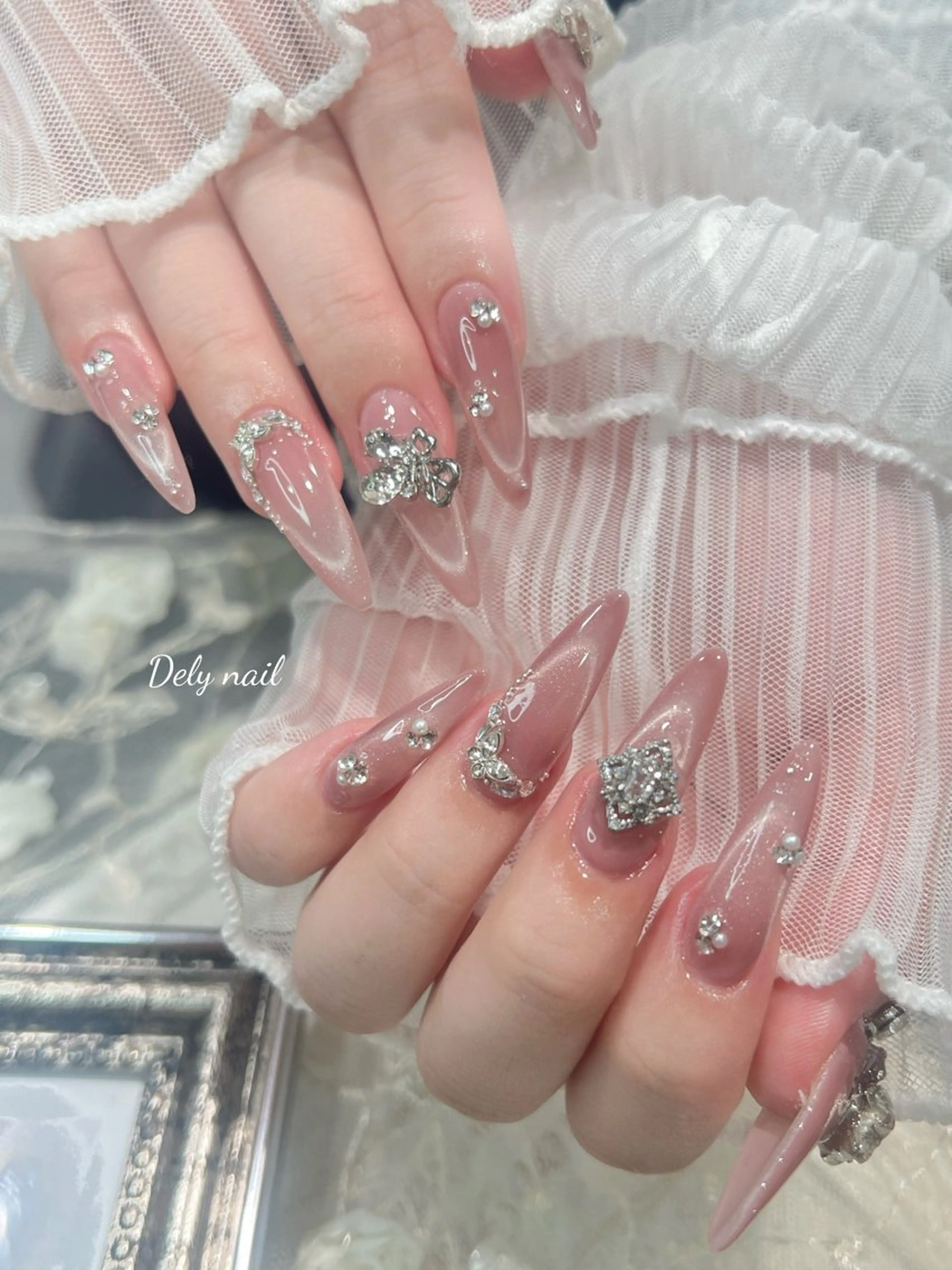 ロング ハンドネイル DELY_NAIL所属・Dely Nailのネイルデザイン