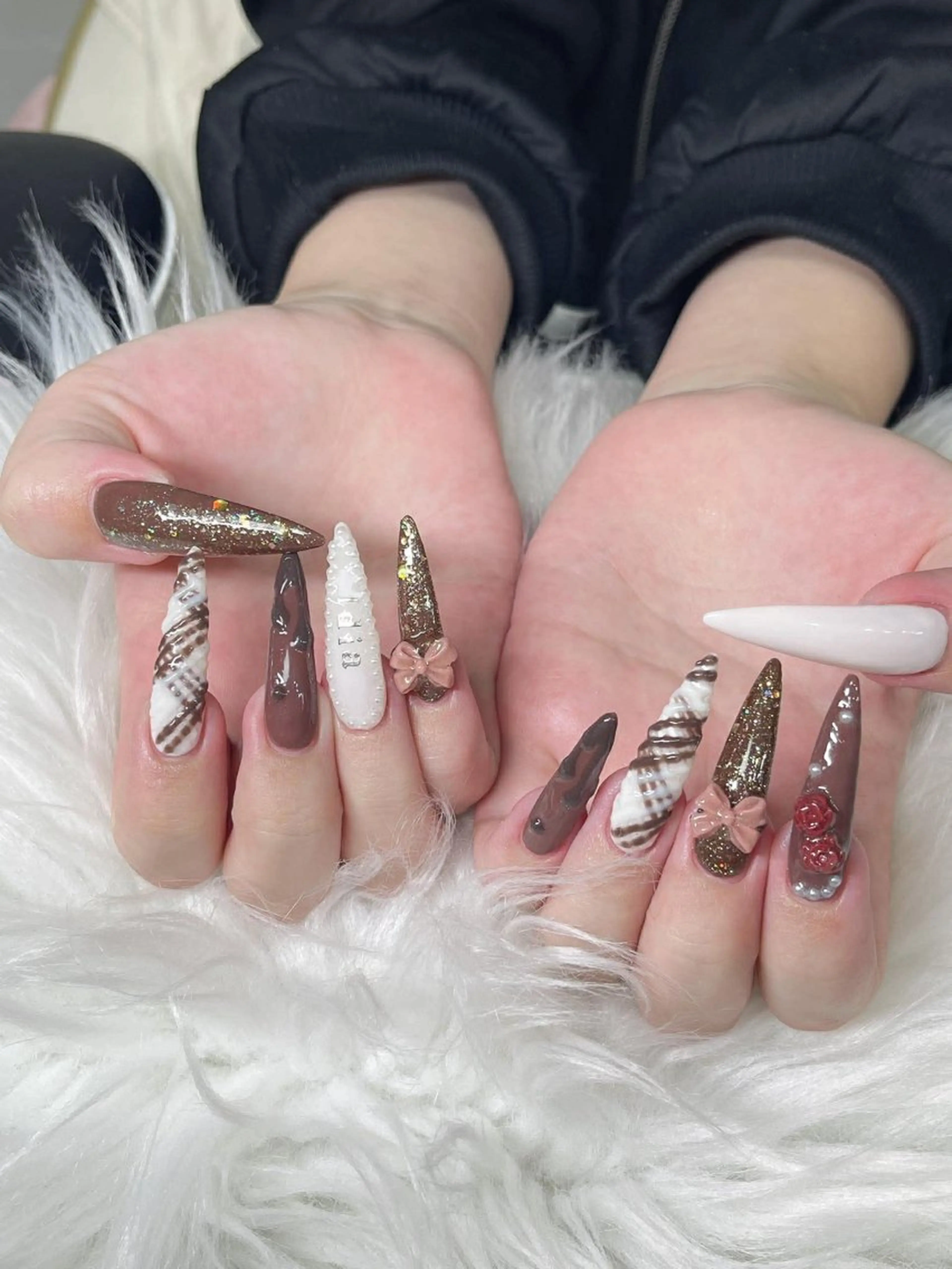ネイル 長さ出し グラデーション 卒業式 キラキラネイル マグネットネイル Lee Nailsのネイルデザイン