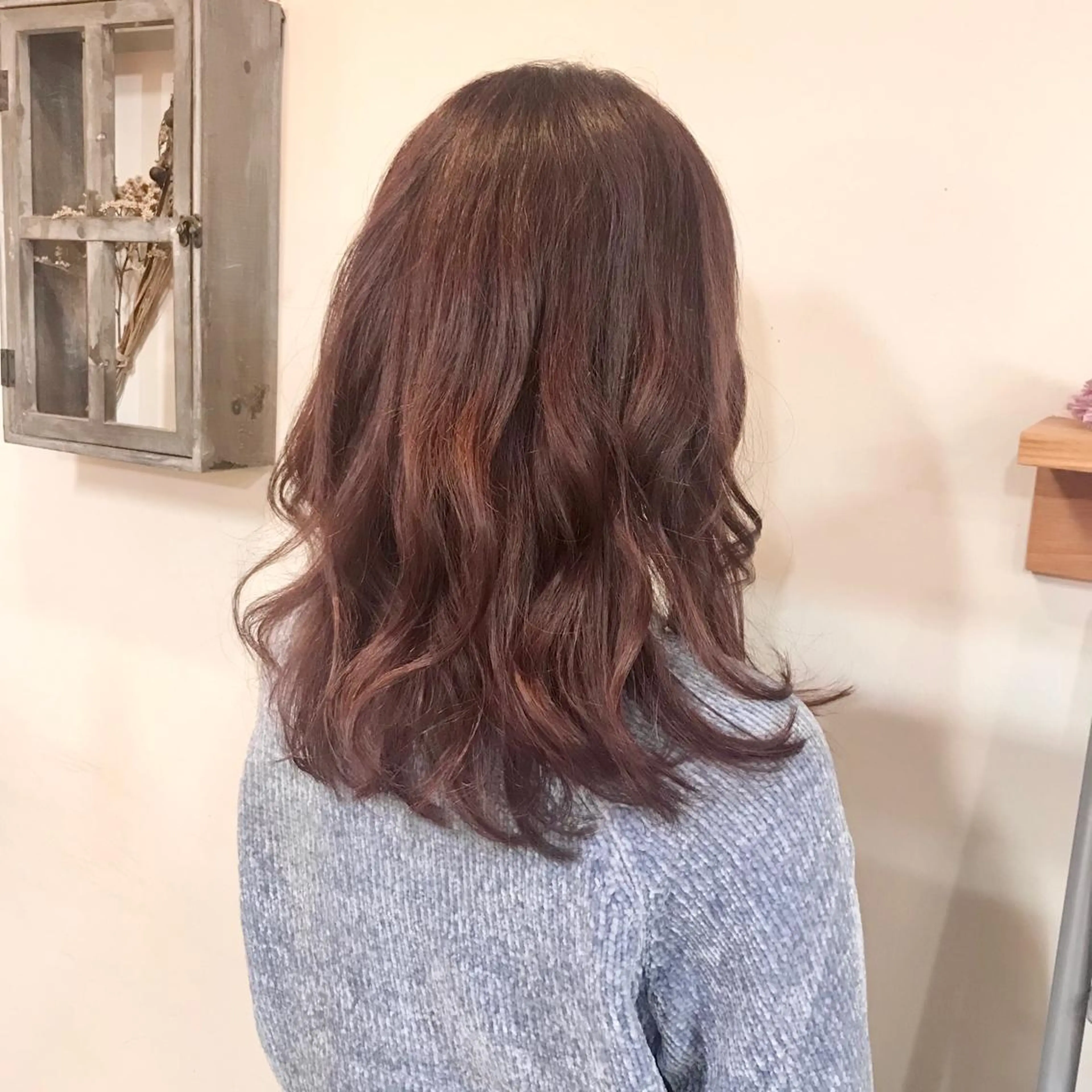 セミロング カラー パーマ イルミナカラー ピンクカラー 鈴木 美穂のヘアスタイル