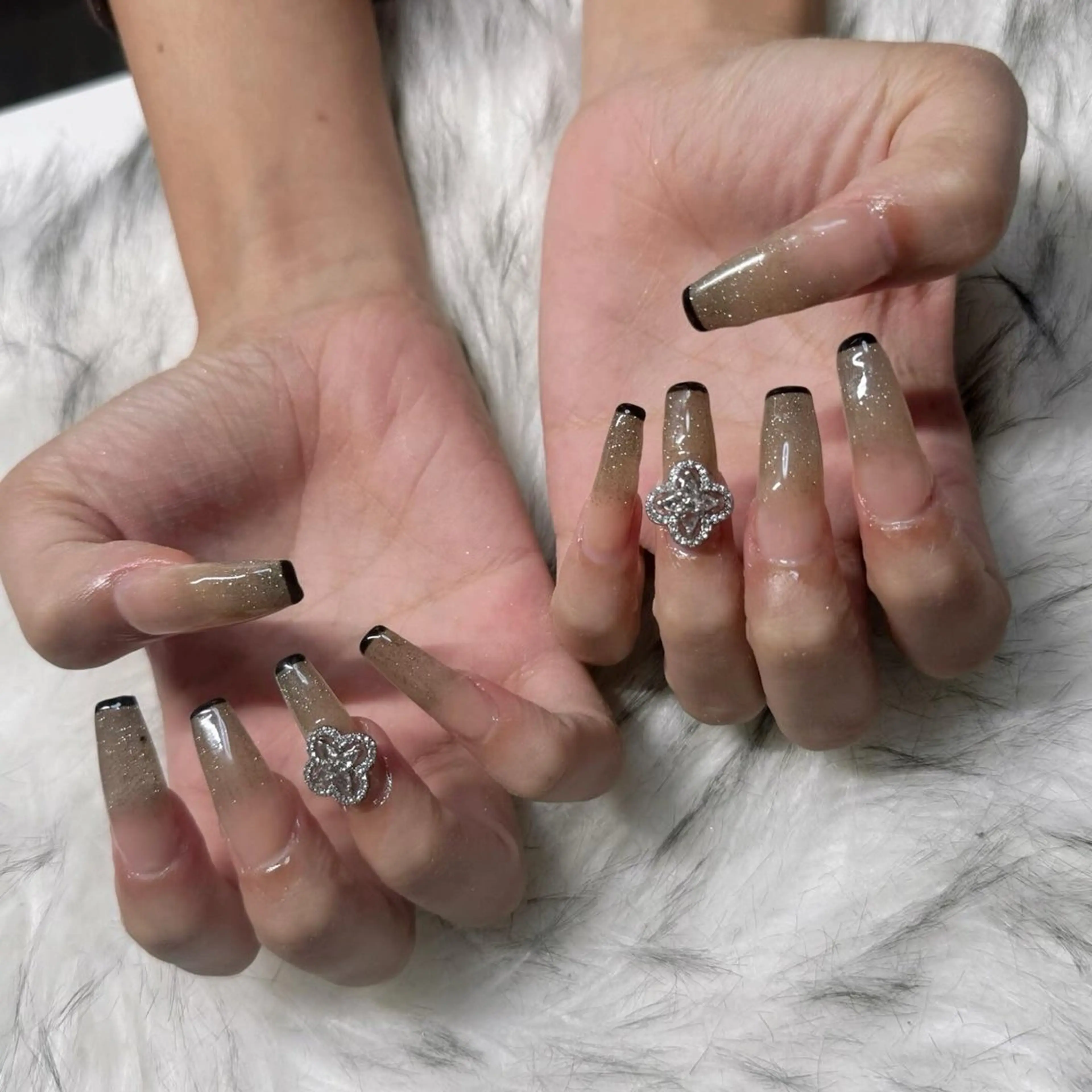 ロング ハンドネイル mao .のネイルデザイン