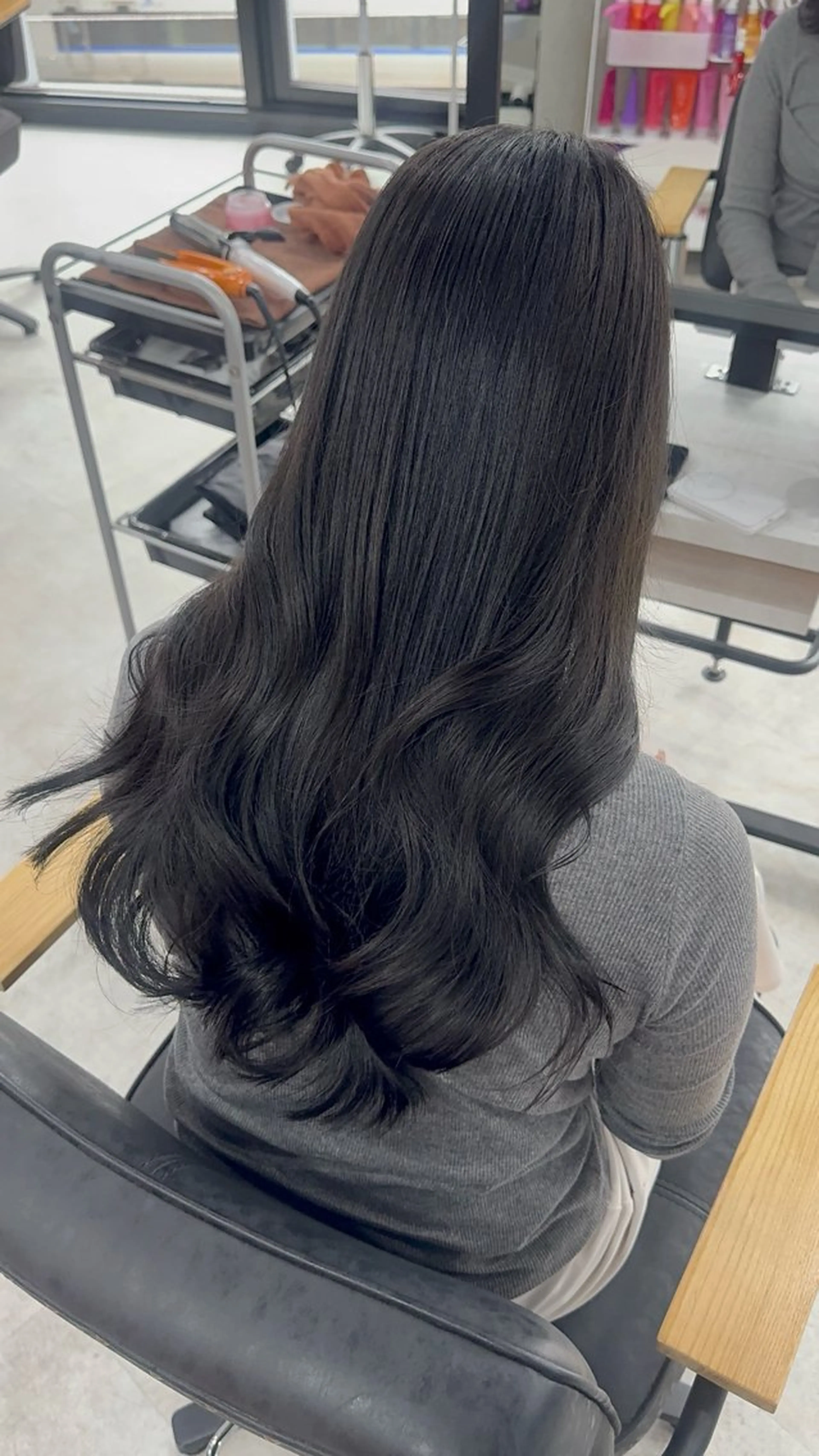 ロング カラー アッシュ アッシュブラウン ベージュカラー 黒髪 ブリーチ ヘアカラー トリートメント 赤み無し柔らかカラー 【梅田】madokaのヘアスタイル