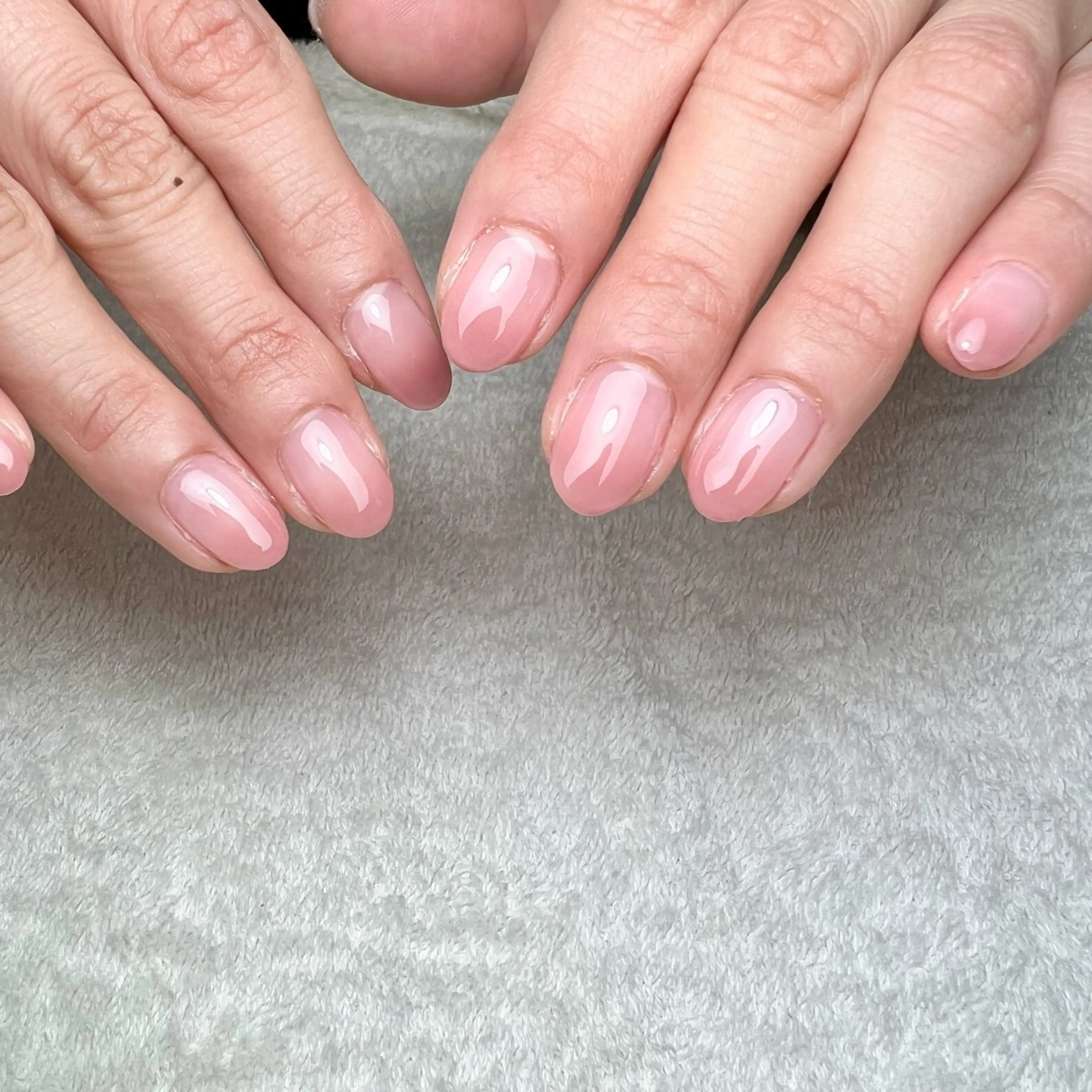 ネイル グラデーション オフィスネイル シンプルネイル ハンドネイル COCO+所属・COCO +のエステ・リラクイメージ