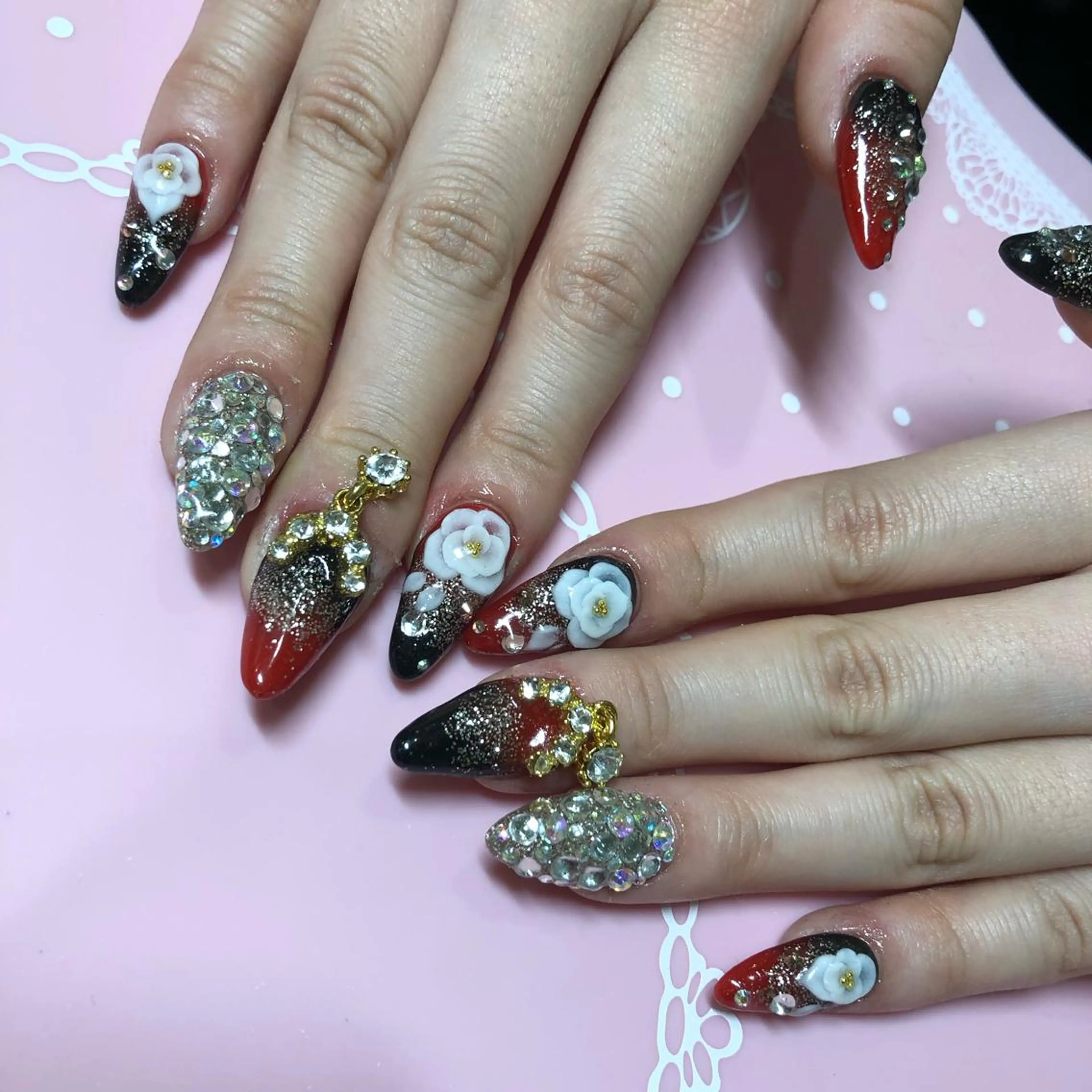 ミディアム ネイル ハンドネイル 《LB》ラブリエ Nail&eyeのマツエク・マツパデザイン