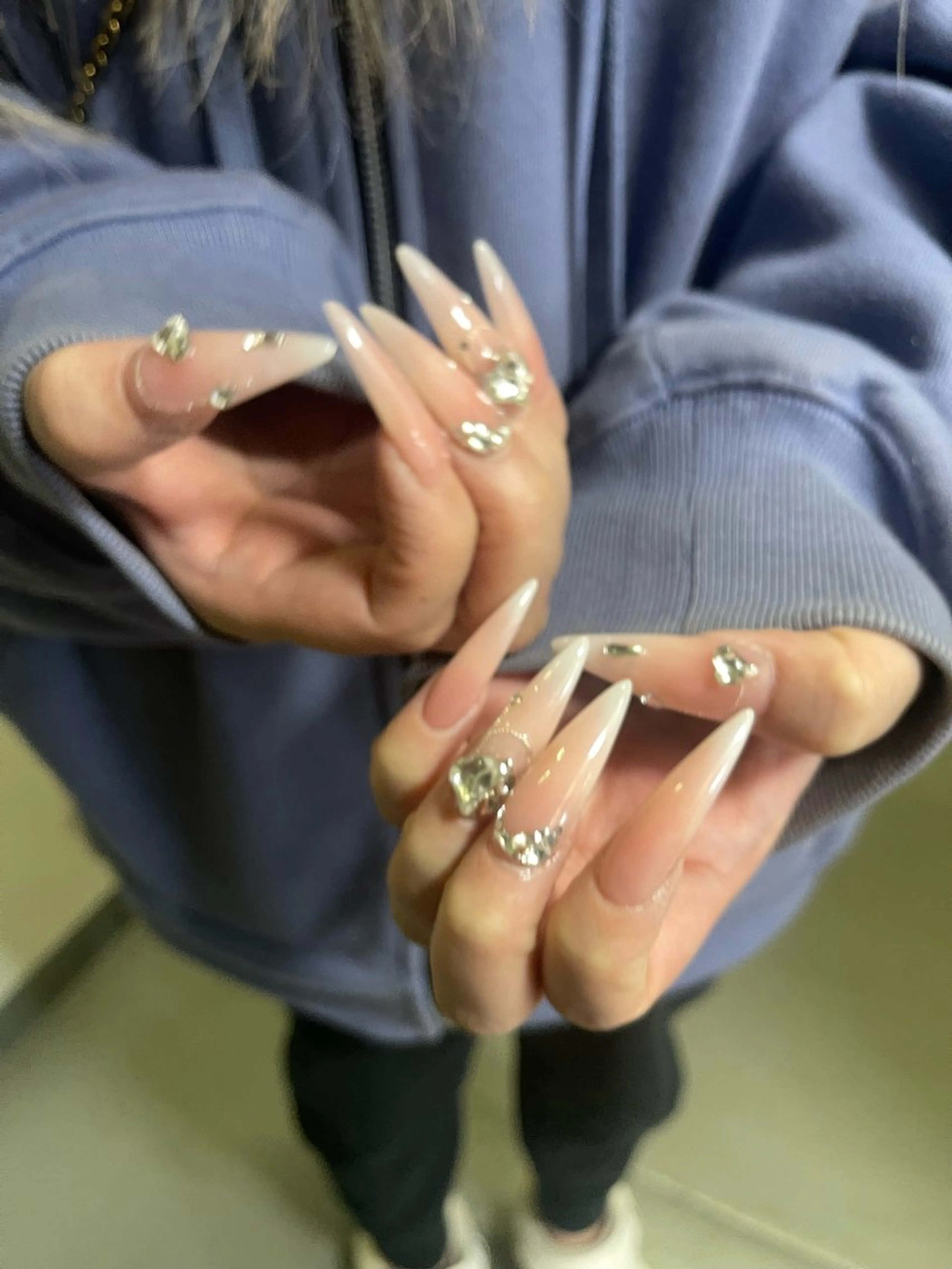 ネイル グラデーション ラメ(グリッター) マグネットネイル ミラーネイル ニュアンスネイル ハンドネイル 波 なみのネイルデザイン