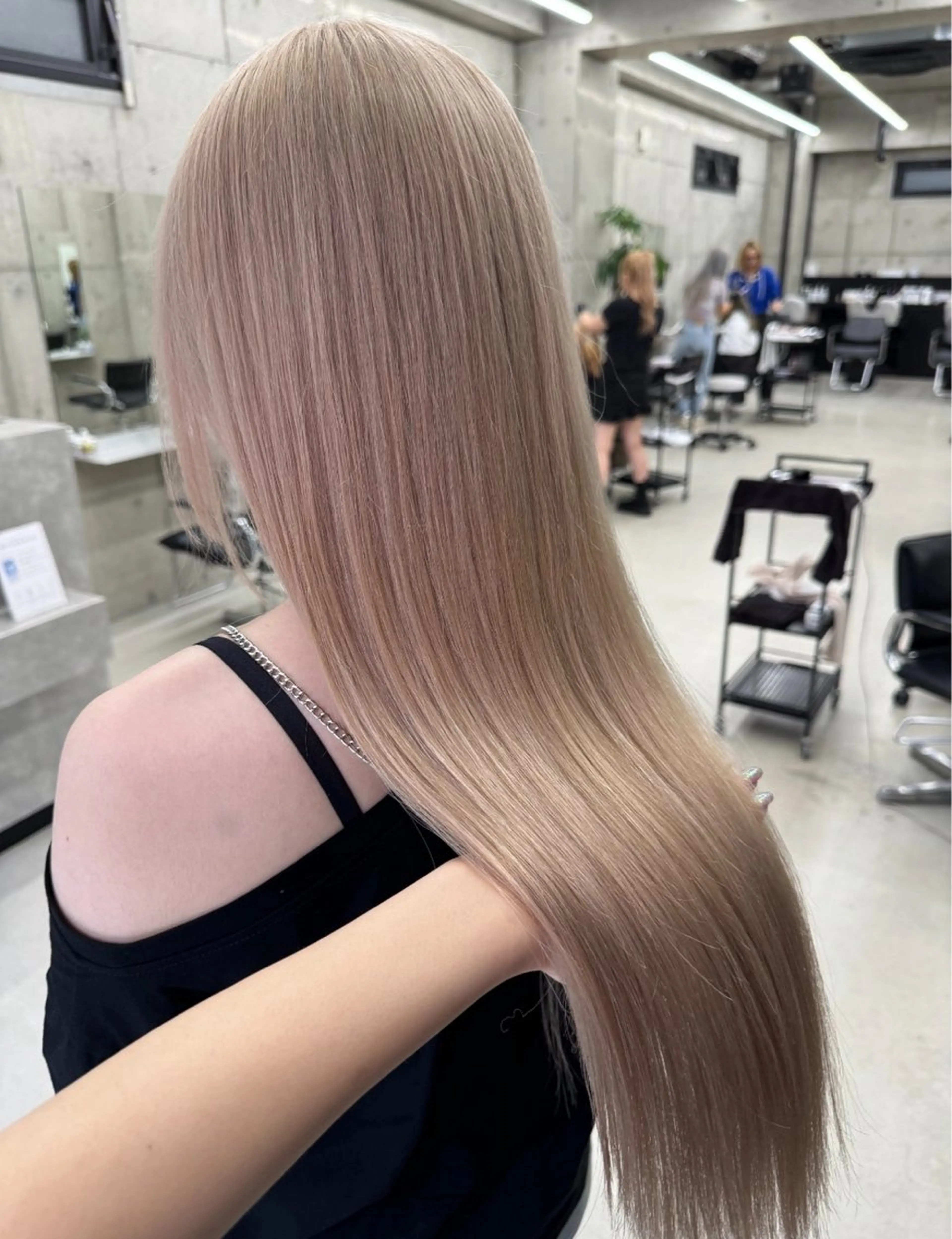 ロング LINOET名古屋所属・ダブルカラー🩶上村 純妃🩶名駅徒歩5分のヘアスタイル