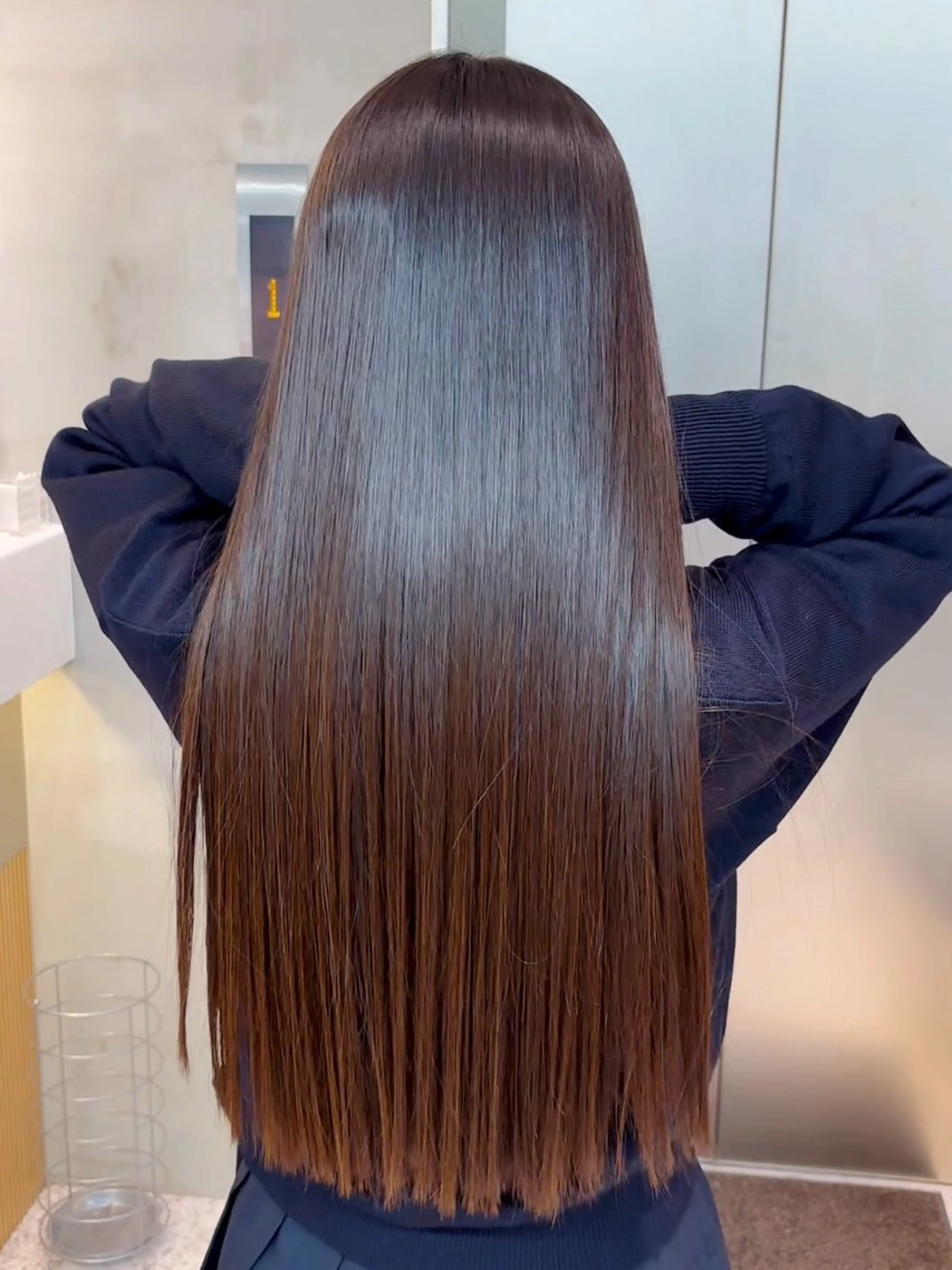 ロング カラー パーマ 髪質改善 レイヤーカット カット 縮毛矯正 トリートメント 【美髪矯正】 吉村　清志のヘアスタイル