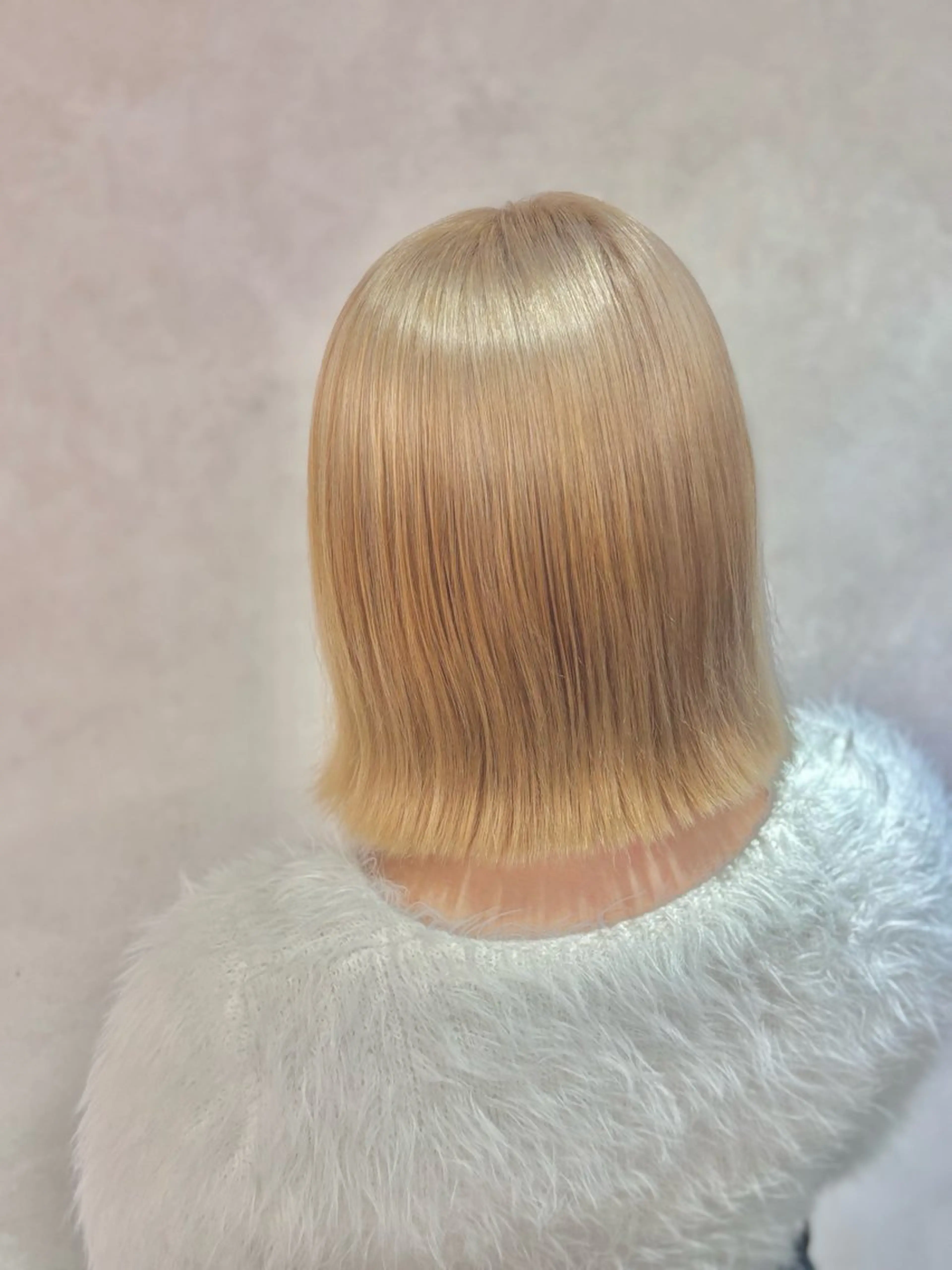 ショート カラー ベージュカラー ミルクティーベージュ ヘアカラー 🔆ハイトーン 🔆AYAKAのヘアスタイル