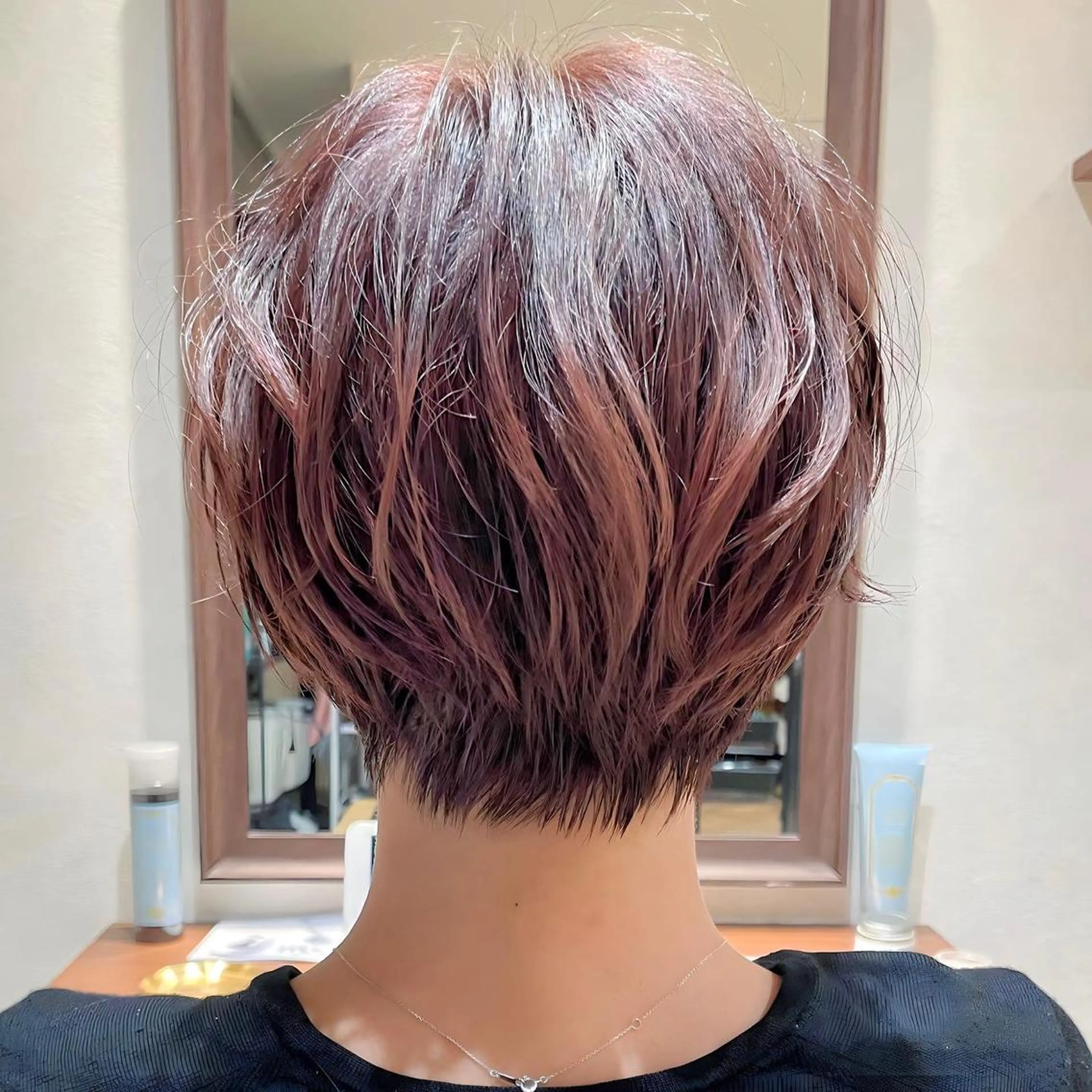 ショート 🎀大川 錬🎀 ブリーチなしWカラーのヘアスタイル