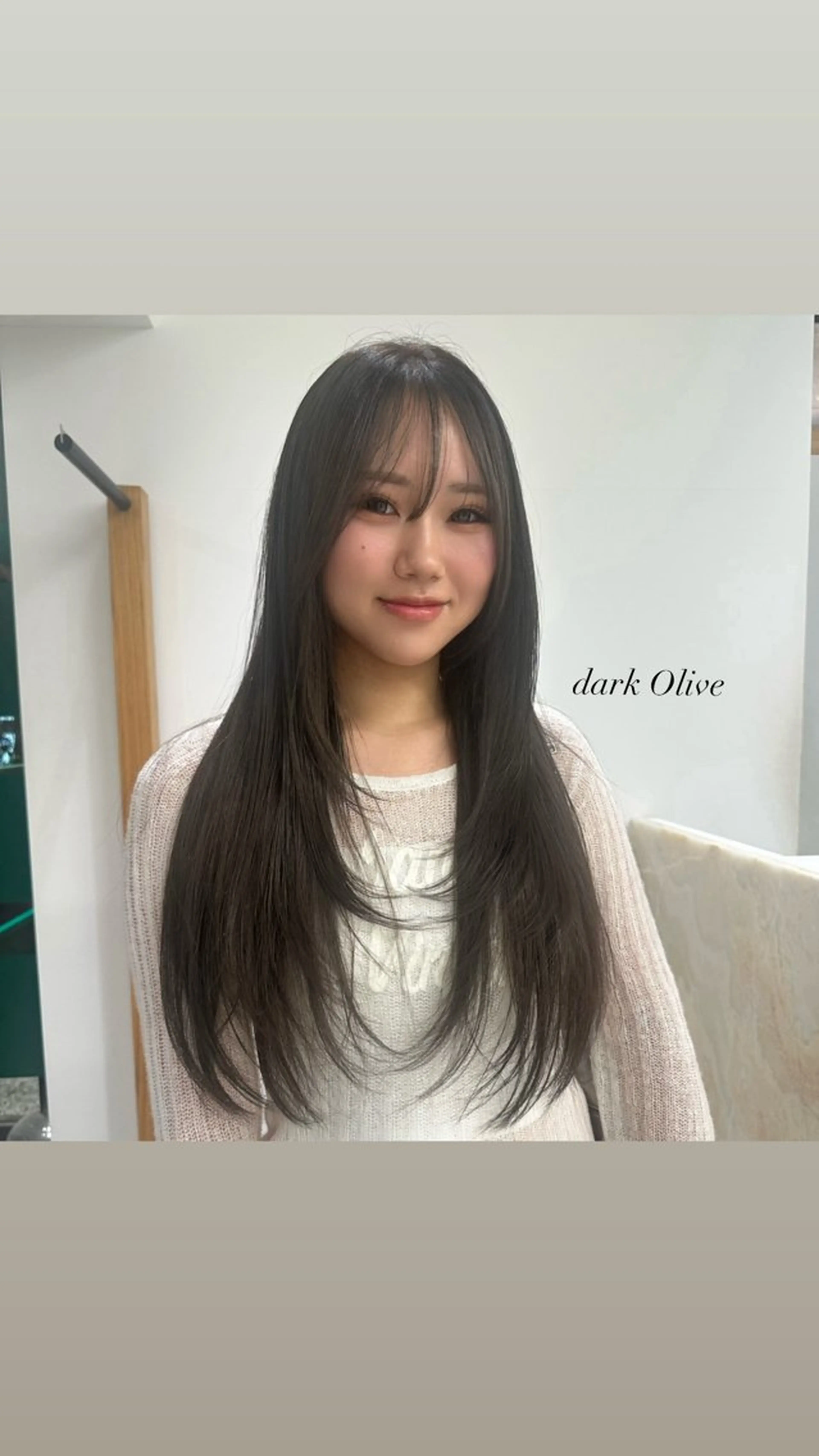 ロング カラー ロングレイヤー オリーブカラー レイヤーカット ロング カット ヘアカラー トリートメント M所属・ハイトーン/透け感 カラー🎀真香のヘアスタイル