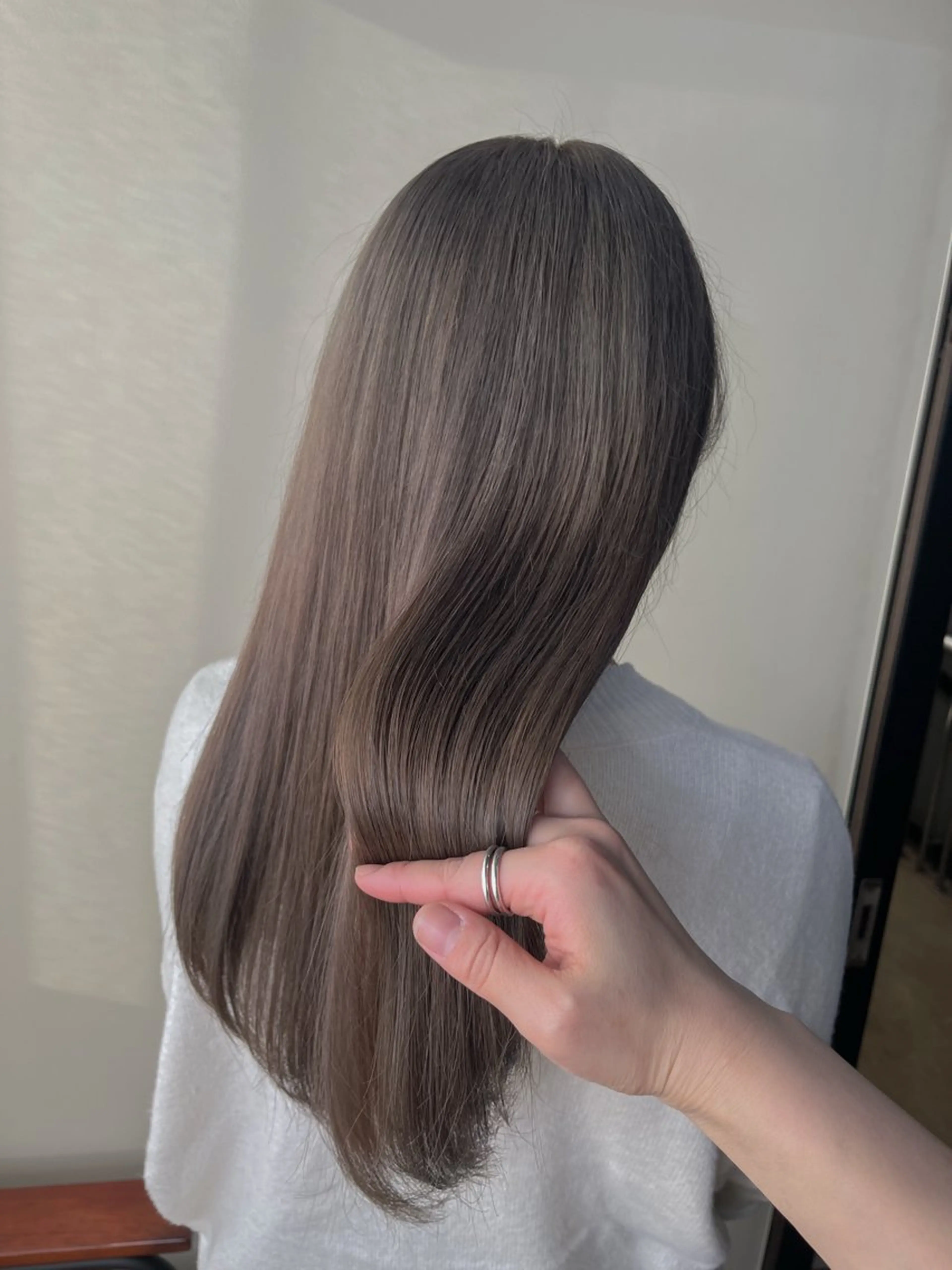 ロング カラー カット ヘアカラー トリートメント ヘアセット 似合わせハイトーン 🍯ayumi🍯のヘアスタイル